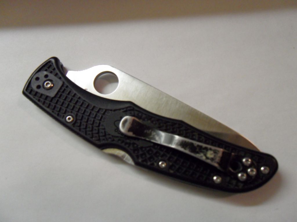 How to Take Apart, Clean and Reassemble a Spyderco Endura 4 Pocketknife