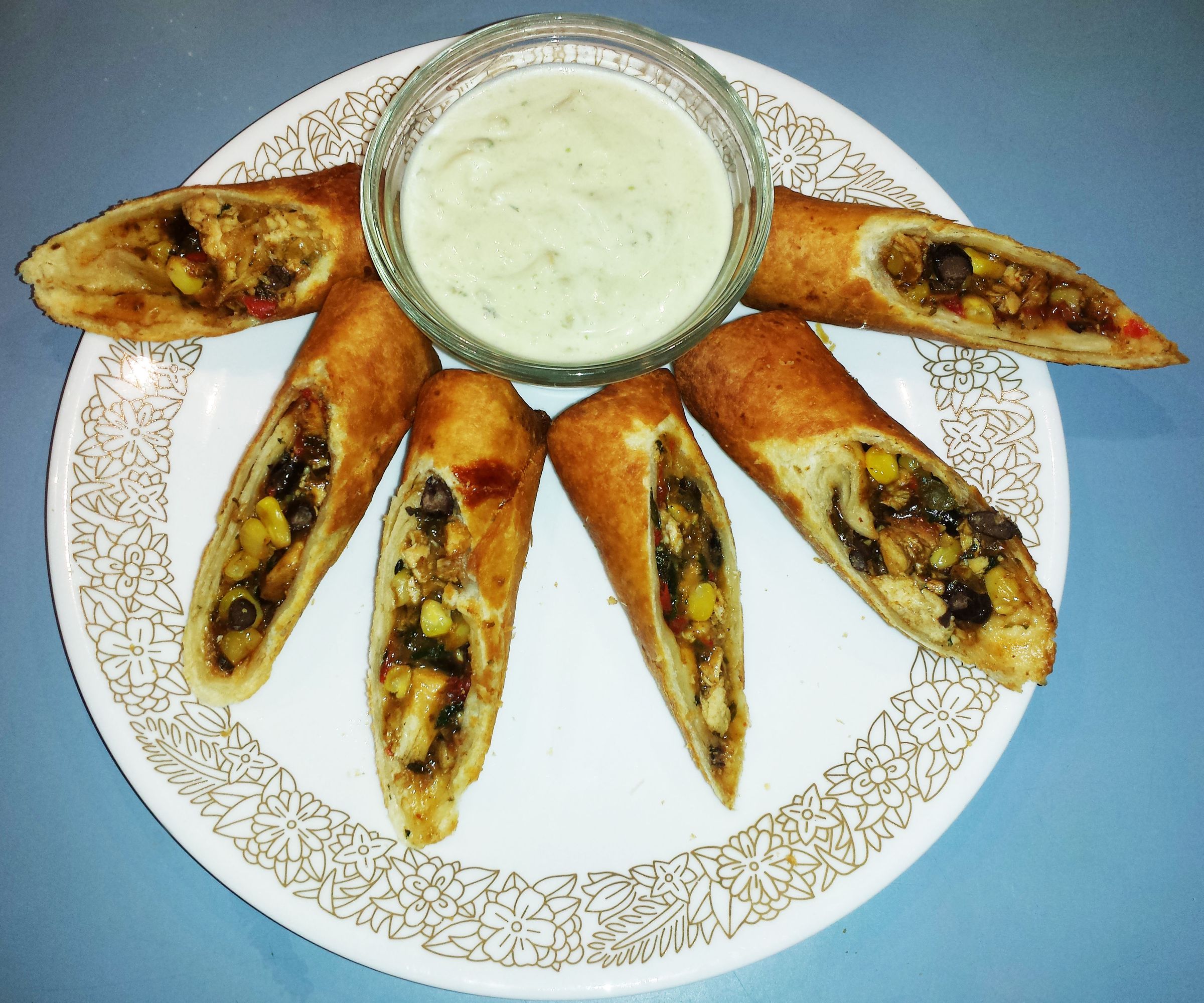 Southwestern Egg Rolls With Avacado Dipping Sauce (Copycat of Chili's)