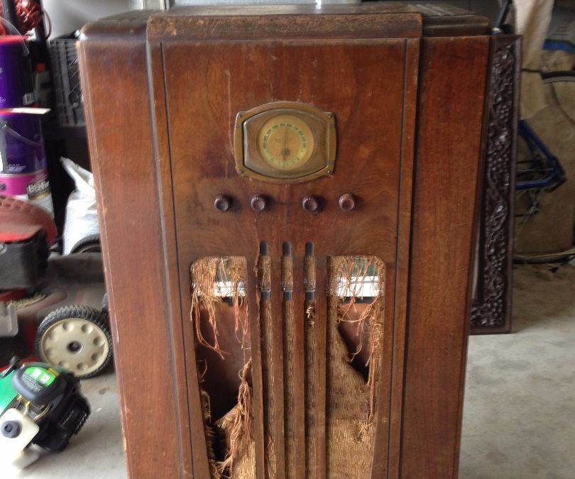 1937 radio cabinet upcycled into a lighted minibar!