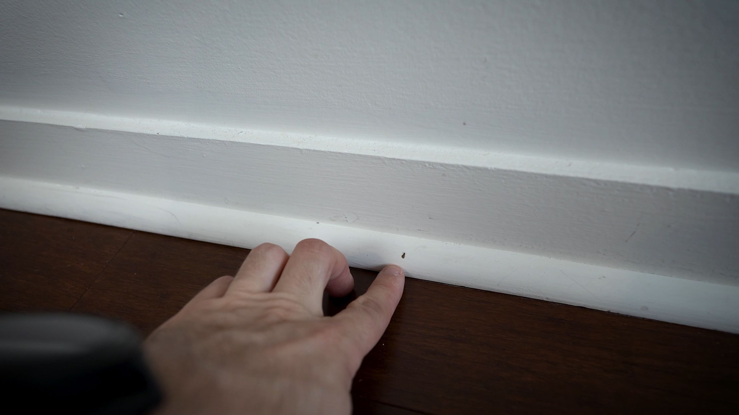 Cheap Fix for Small Cracks in Your Baseboard and Trim 9 Steps
