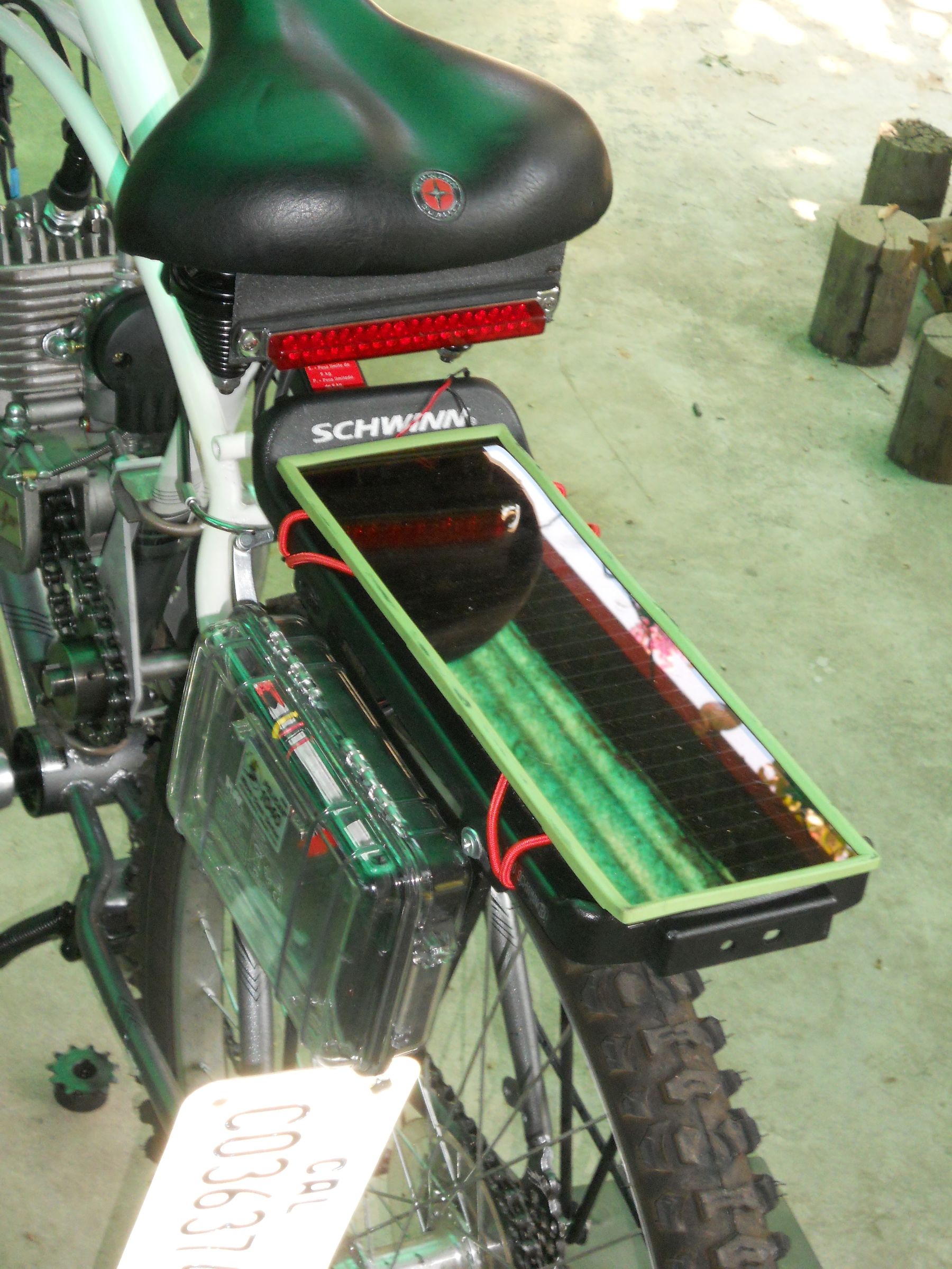 Solar Charged LED Running Light With Flashing Brake Light for Bicycles