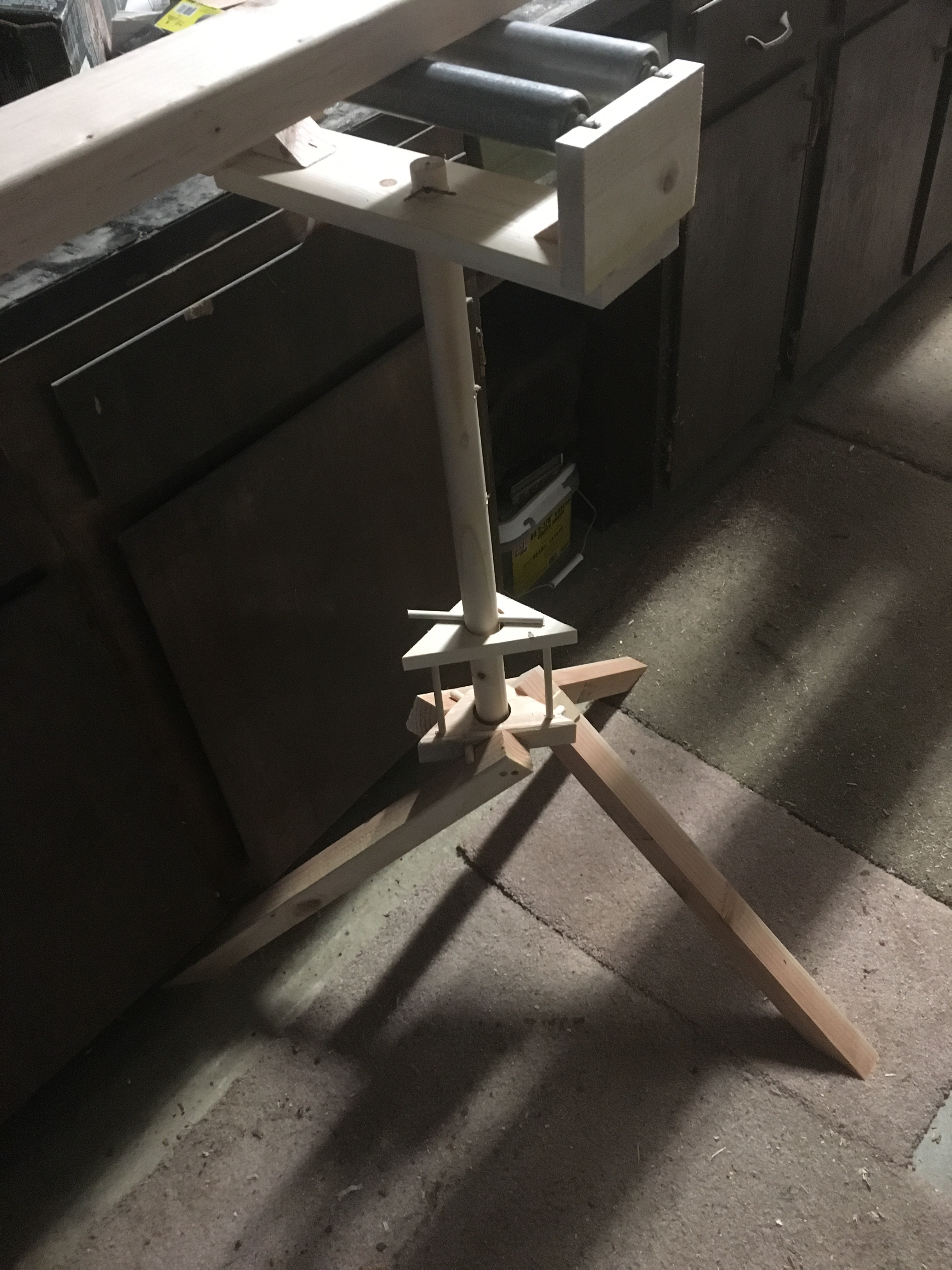 2x4 Rolling Stand