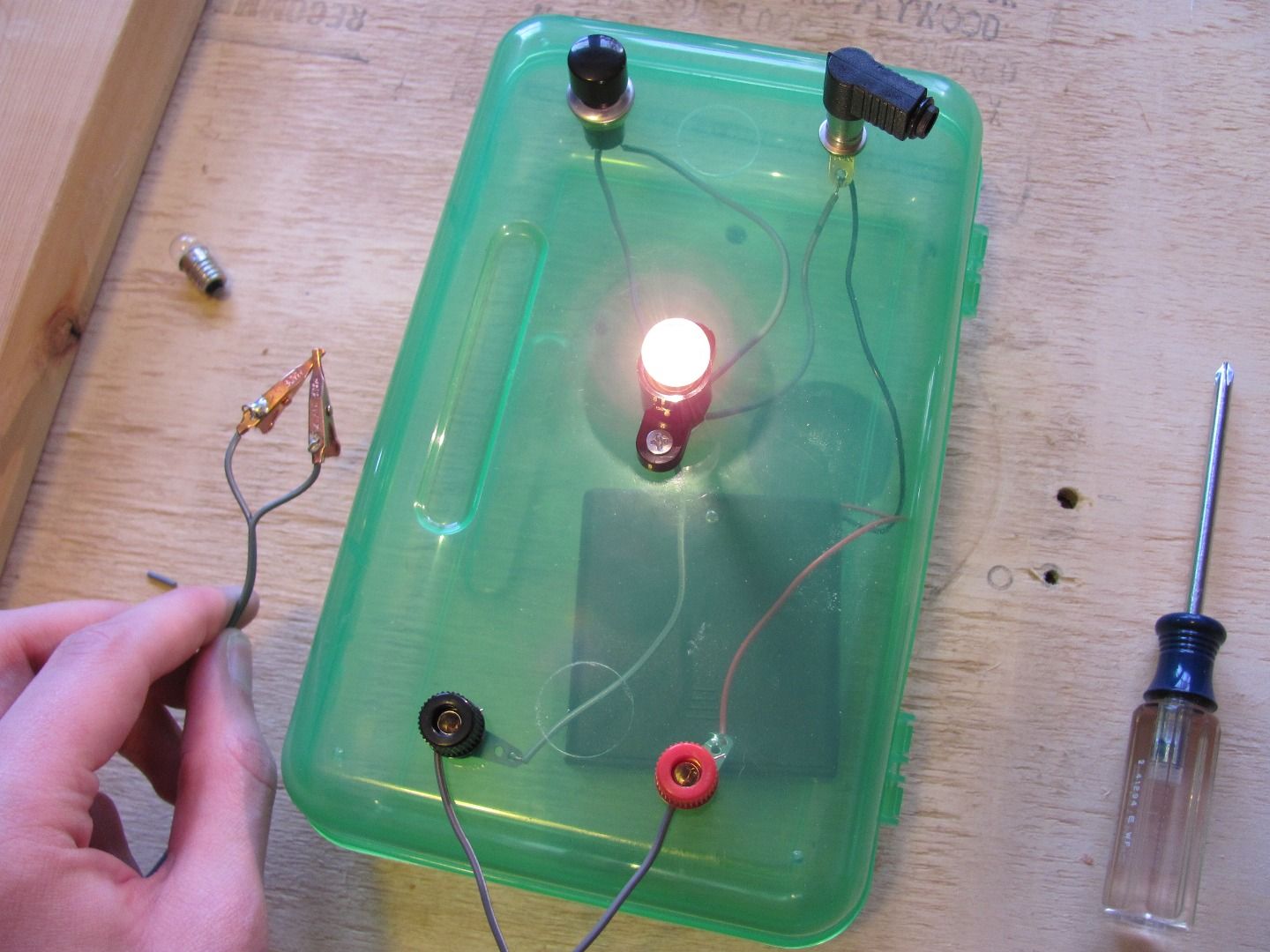 How to Build a Model Rocket Launch Controller With a Removable Key 17