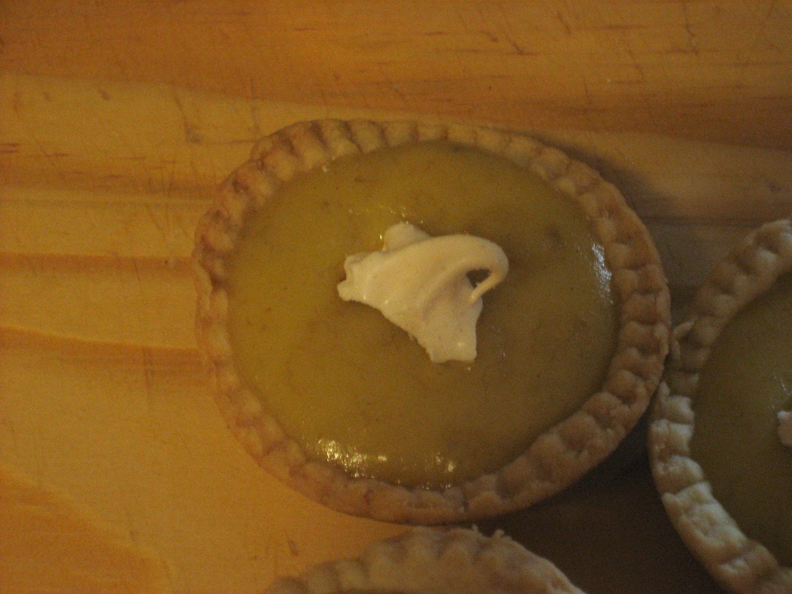 Baby Banana Cream Pies!