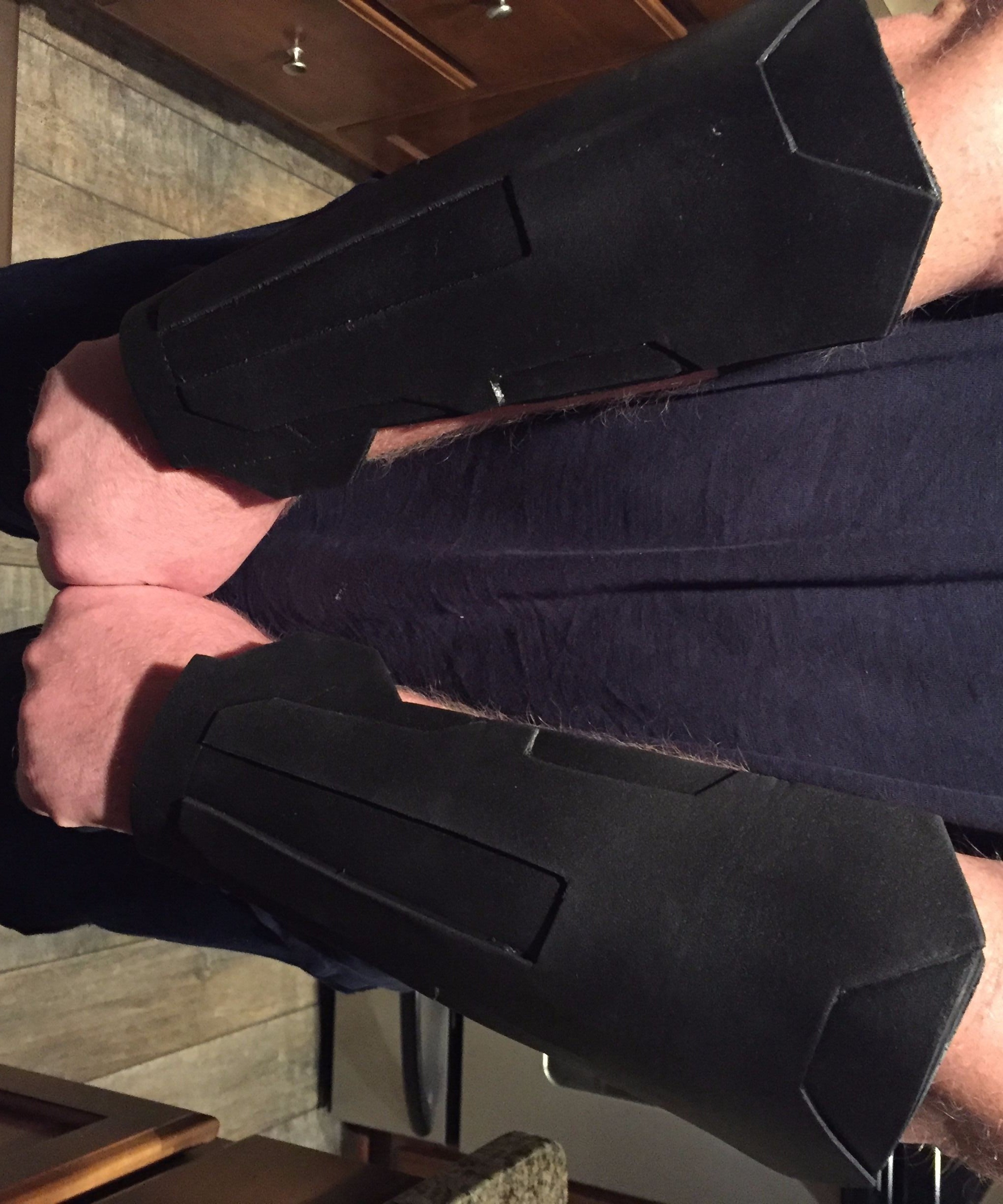 Craft Foam Batman Alternate Universe Gauntlets 8 Steps (with Pictures