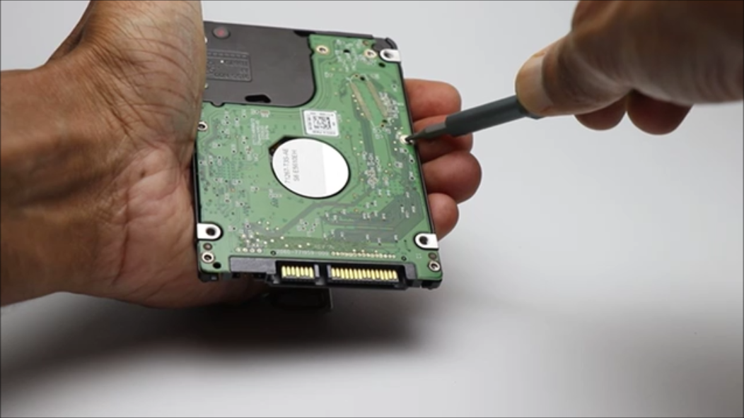 ภาพเพิ่มเติมจากขั้นตอนประกอบ Hard Drive Smart Clock