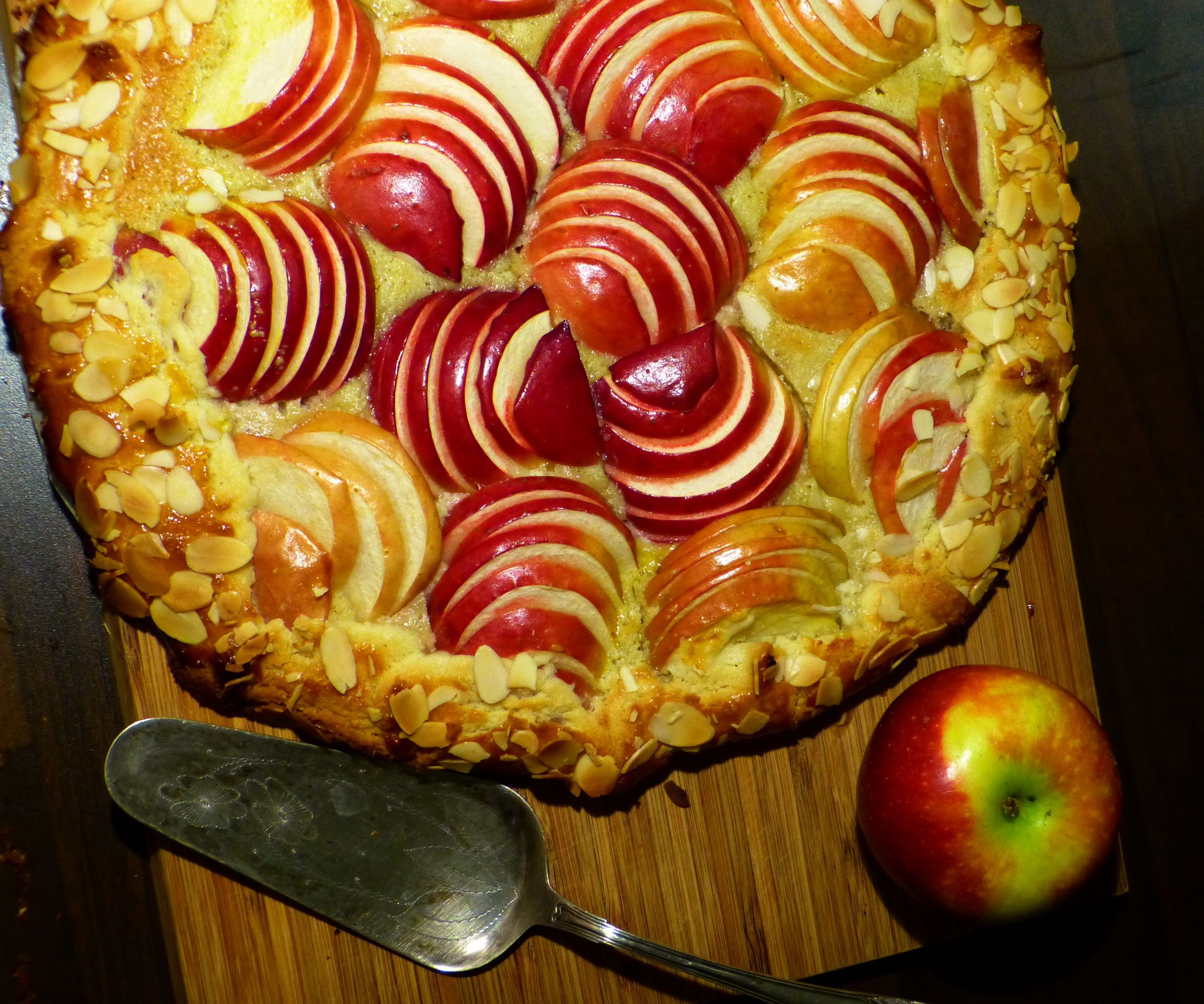 French Apple Pie - Crumbly Crunchy Delicious!
