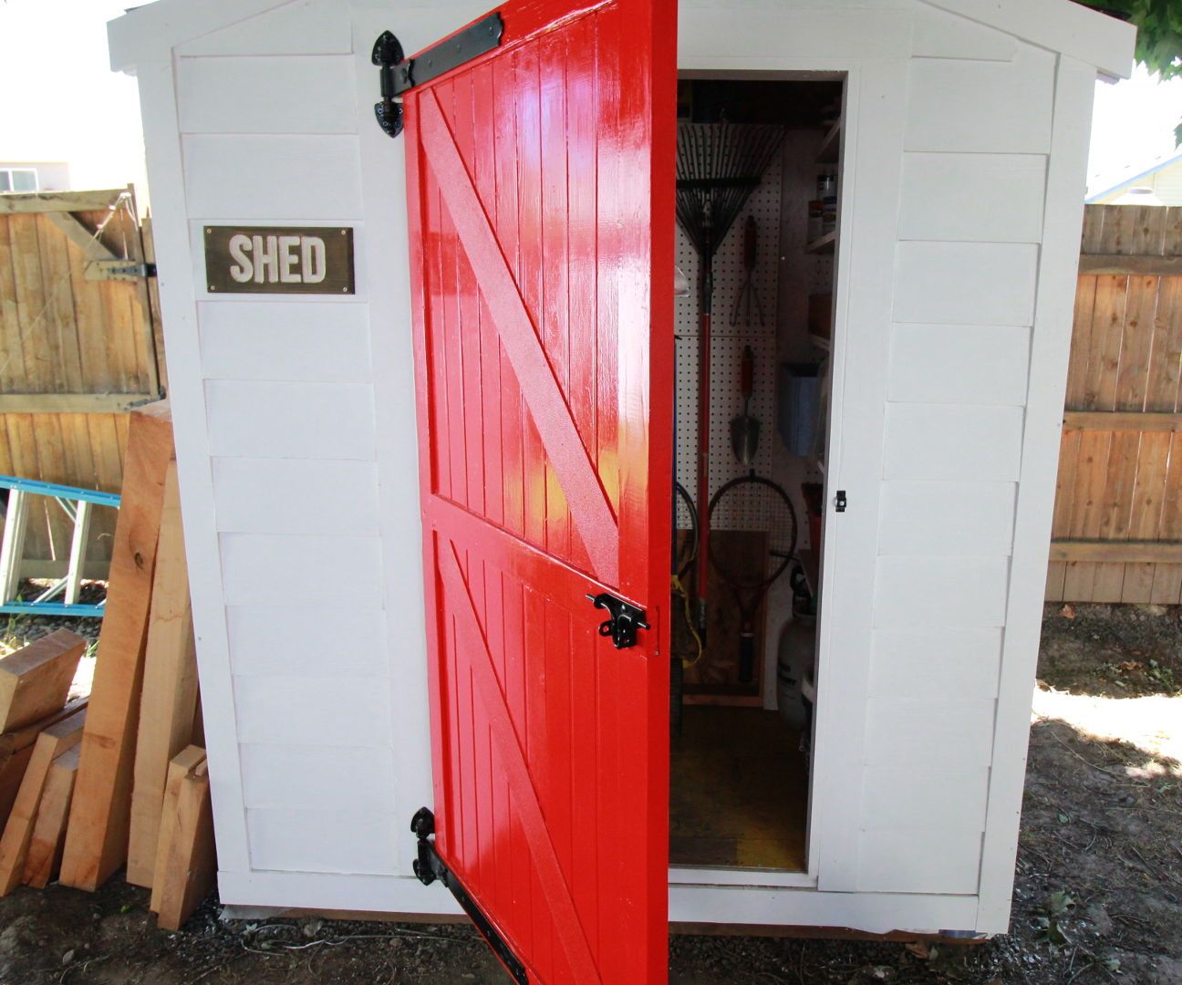 How to Build a Sliding Barn Door in 30 Minutes - Plank and Pillow, image size:1296x1080
