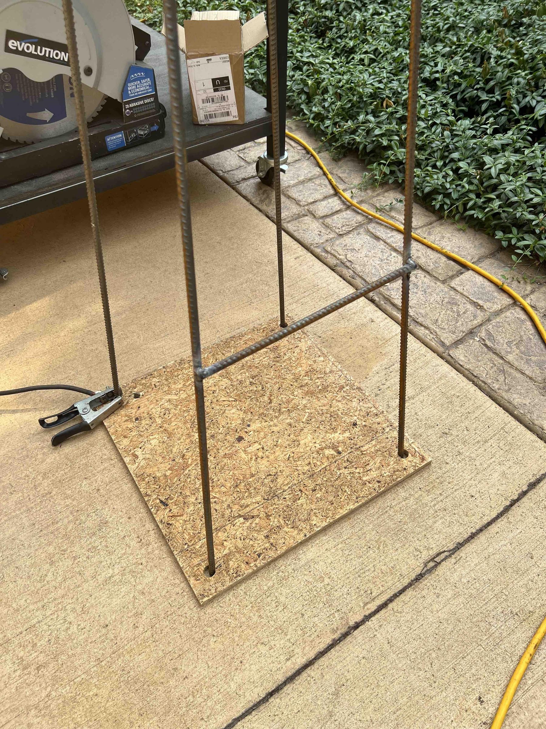 Garden Obelisk/Trellis Made From Rebar 9 Steps (with Pictures