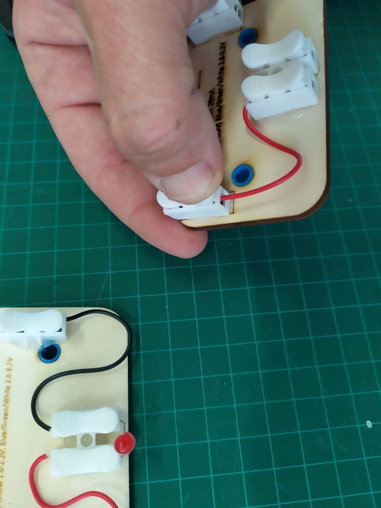 Assembly of the Tiles – Reproduction of the Example Tile: