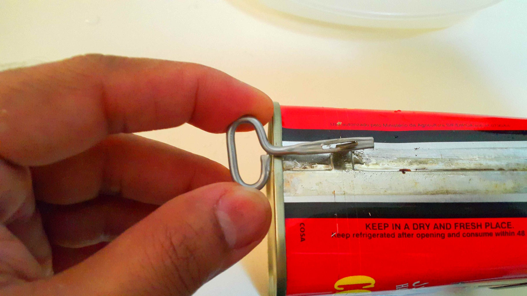 how to open a can of corned beef