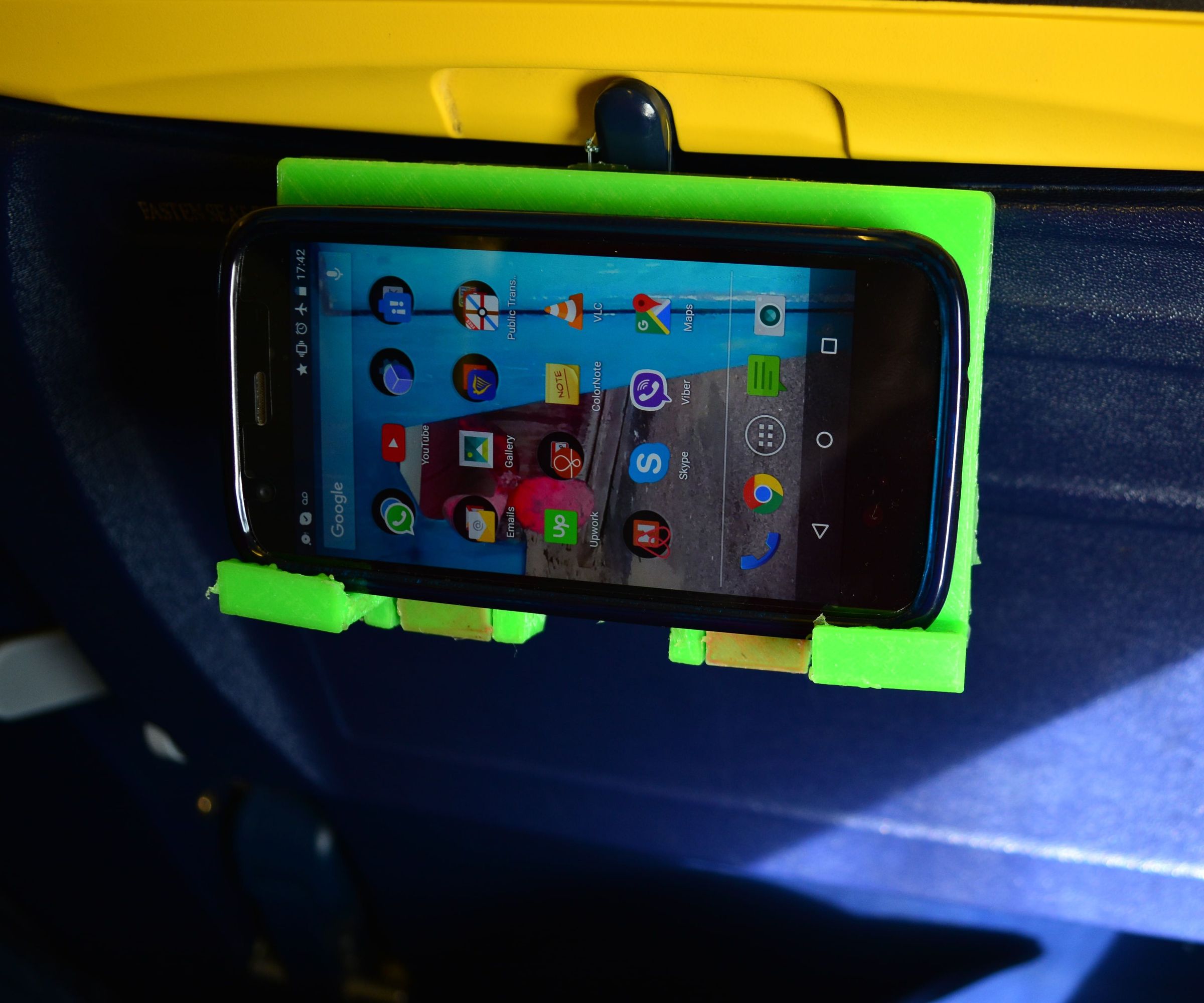 Smartphone/small Tablet Airplane Holder 