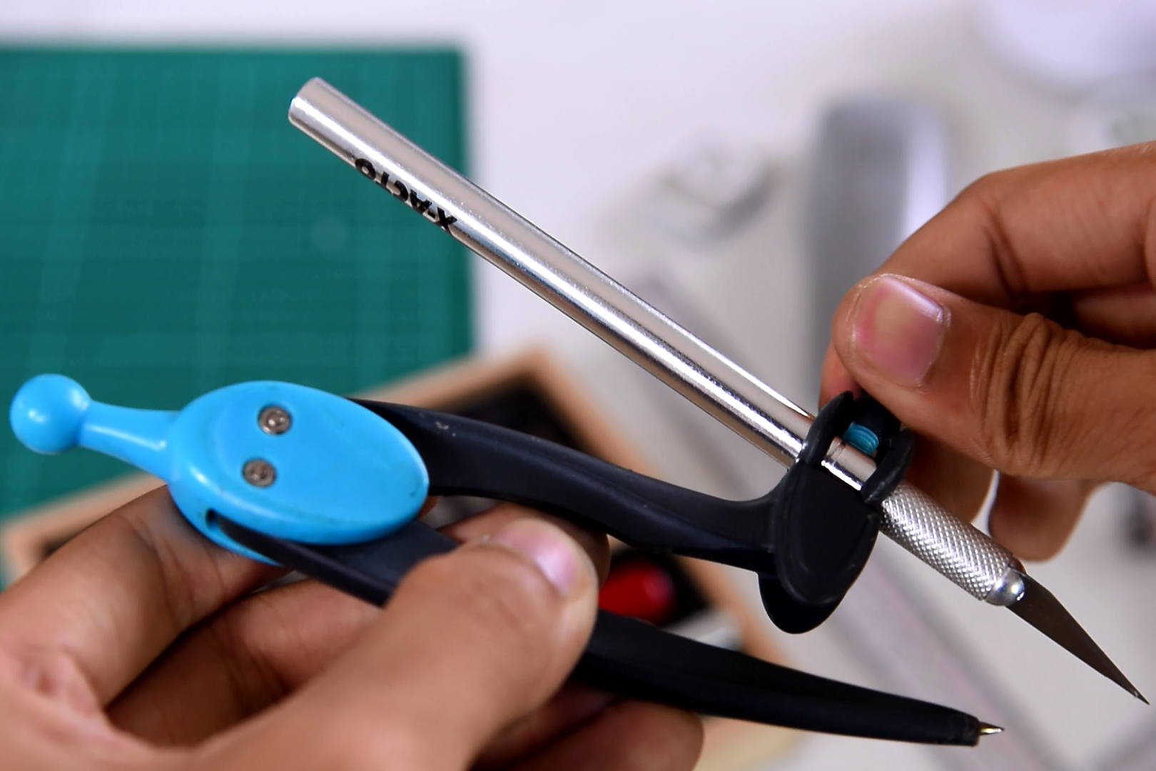 Build a Smartphone Projector With a Shoebox : 17 Steps (with Pictures ...