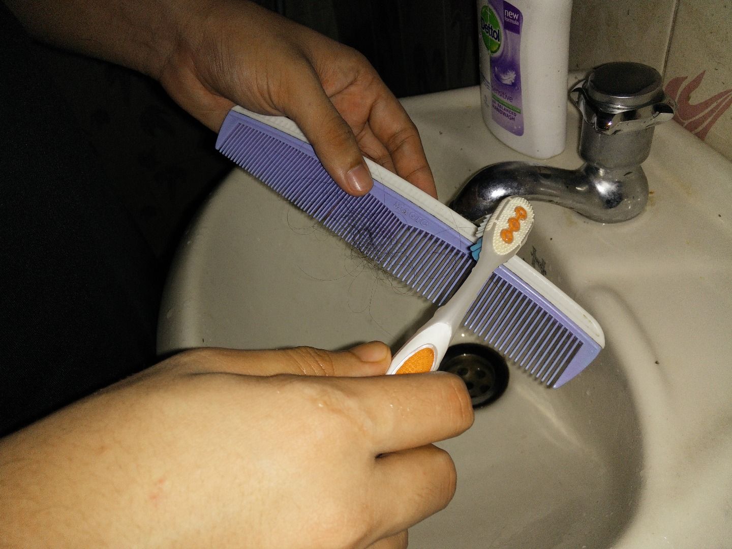 Toothbrush Hacks! 4 Steps Instructables