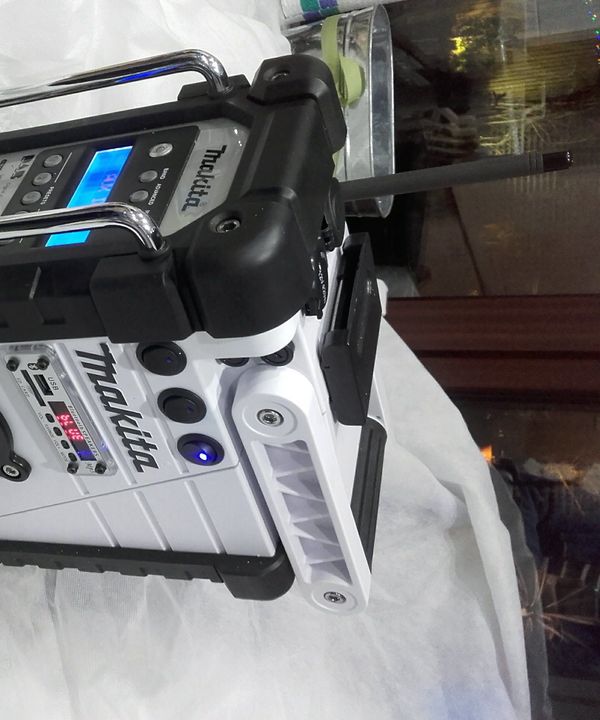 Makita DMR104W Radio Modifications