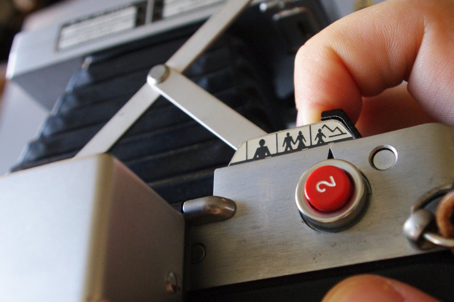 Resurrect a Polaroid Land Camera : 32 Steps (with Pictures) - Instructables