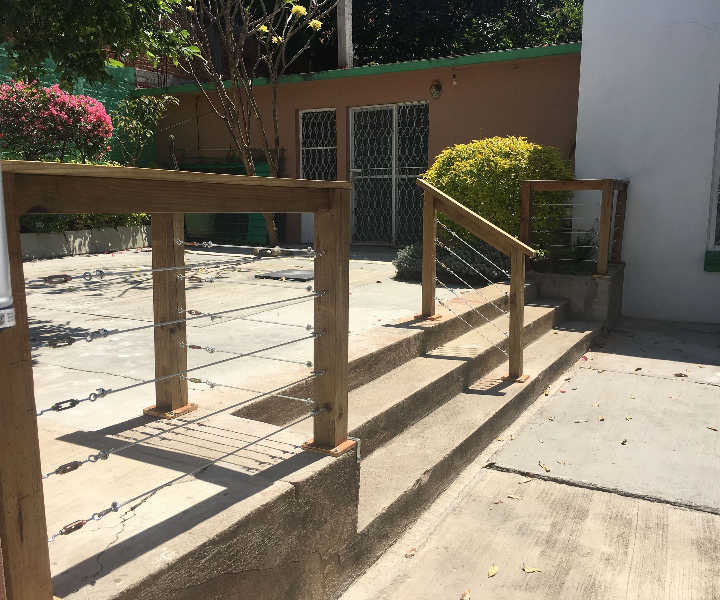 Easy Handrail With Steel Cable