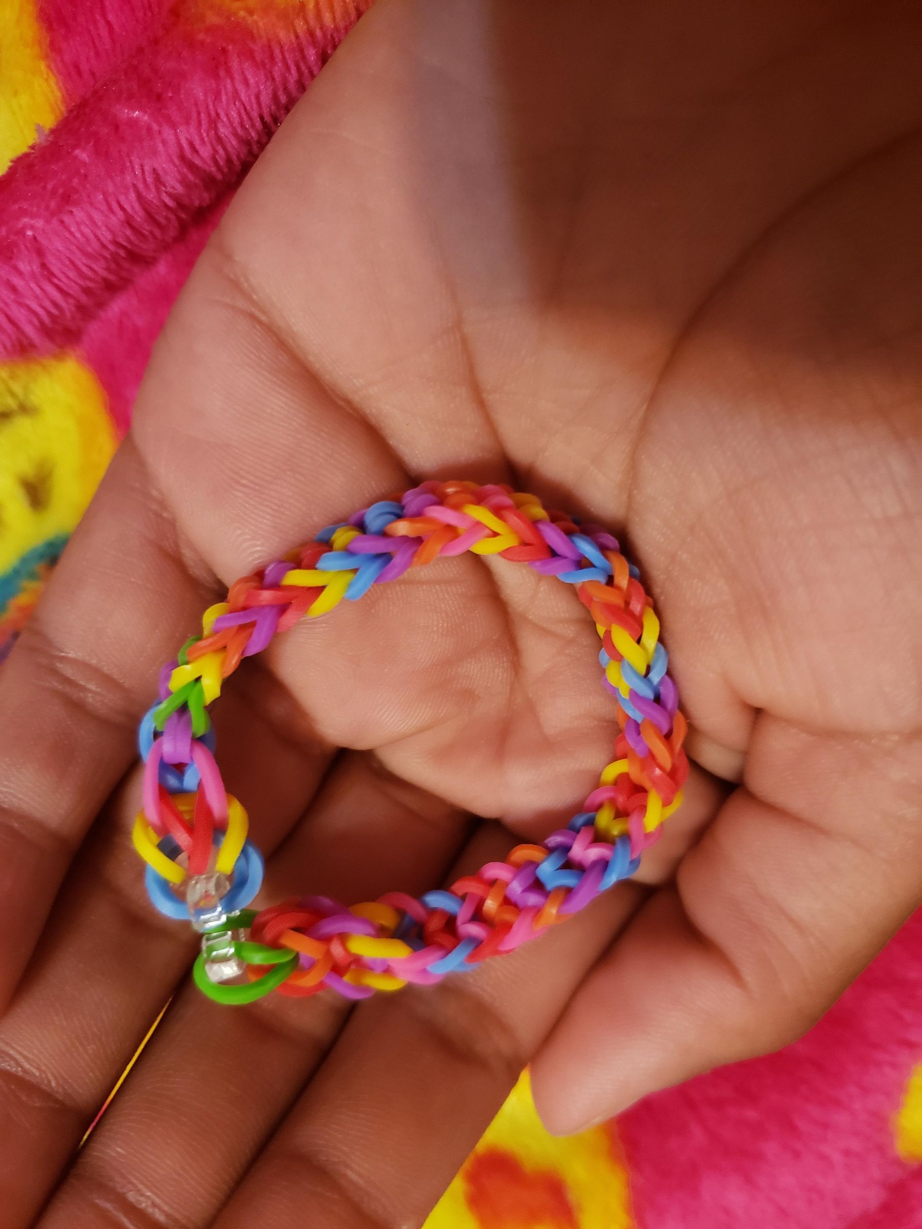 Inverted Fishtail Rainbow Loom Bracelet : 16 Steps - Instructables