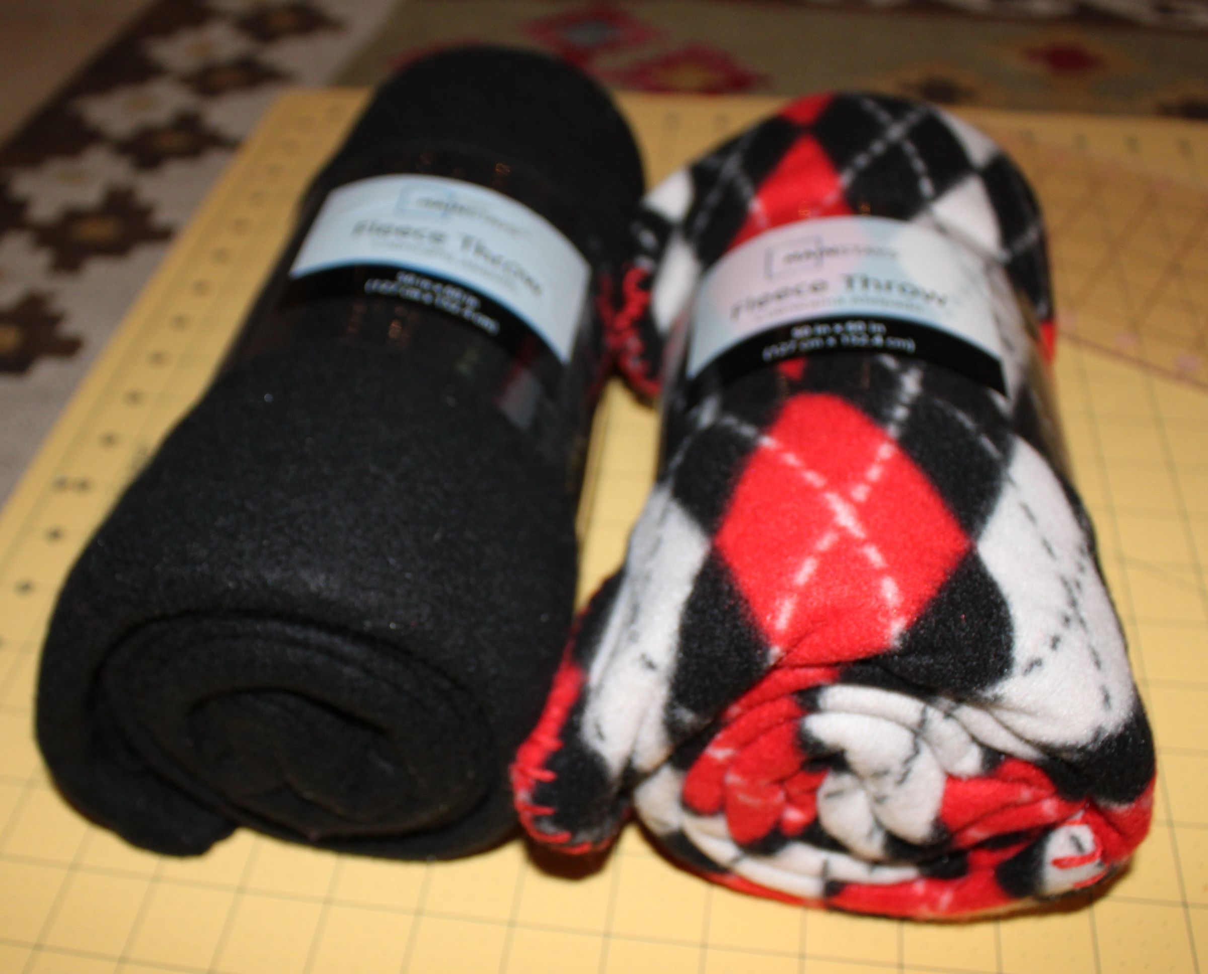 Easy Peasy No Sew Blanket 9 Steps Instructables