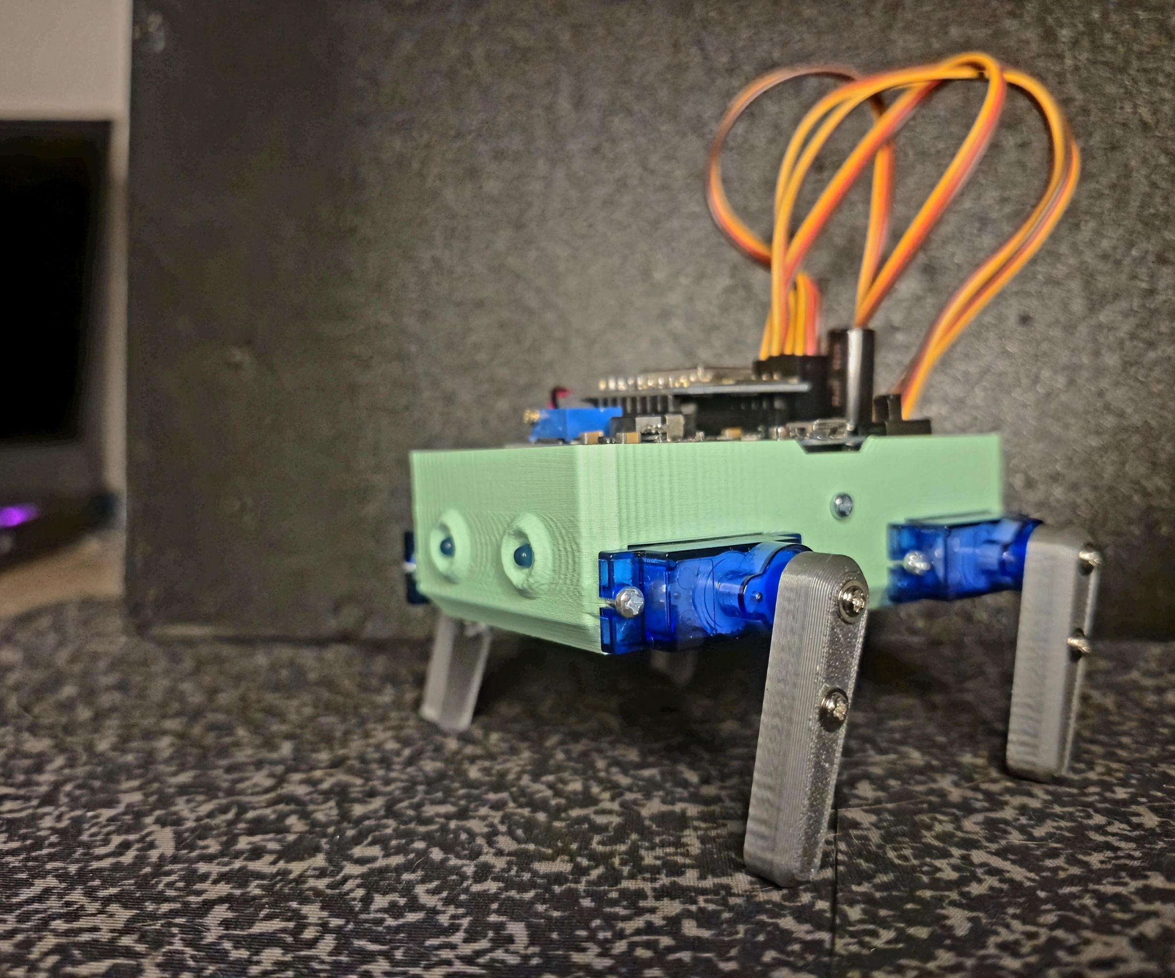 How to Make Quadruped Robot With Use Esp8266 and Sg90 Servo