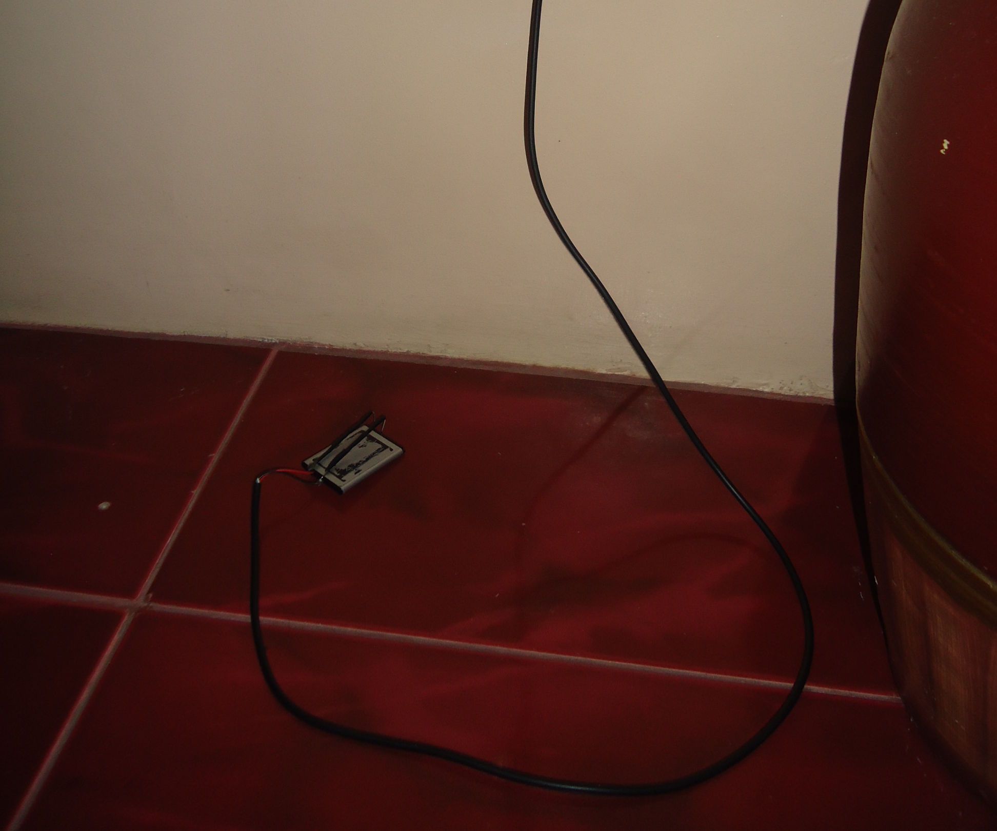 Paper Clip Universal Phone Battery Charger