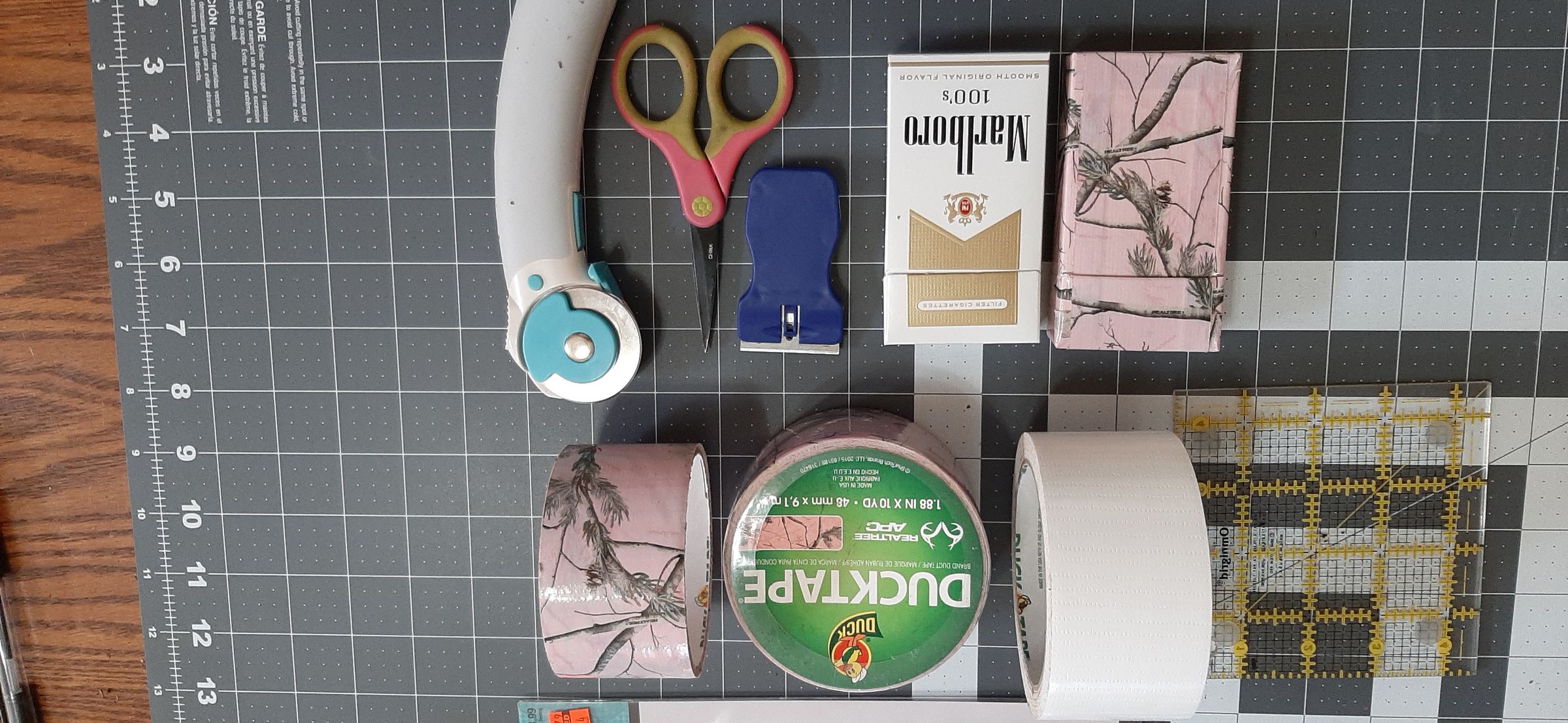 duct tape cigarette case Duct (Duck) Tape Cigarette Case for RYO Cigarettes : 6 Steps