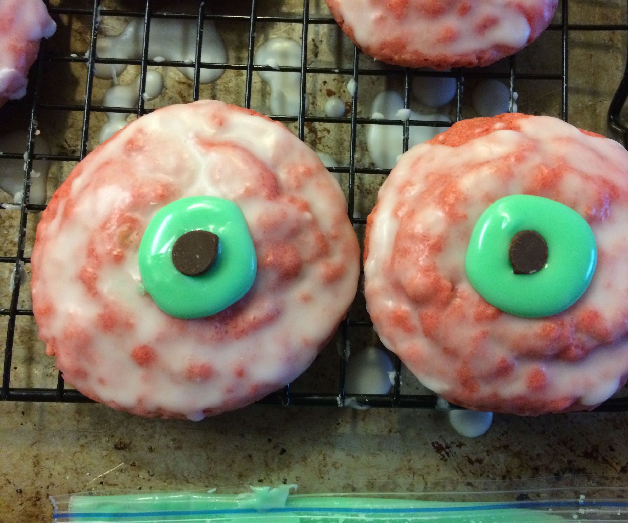 Zombie "Eye"-ced Oatmeal Cookies