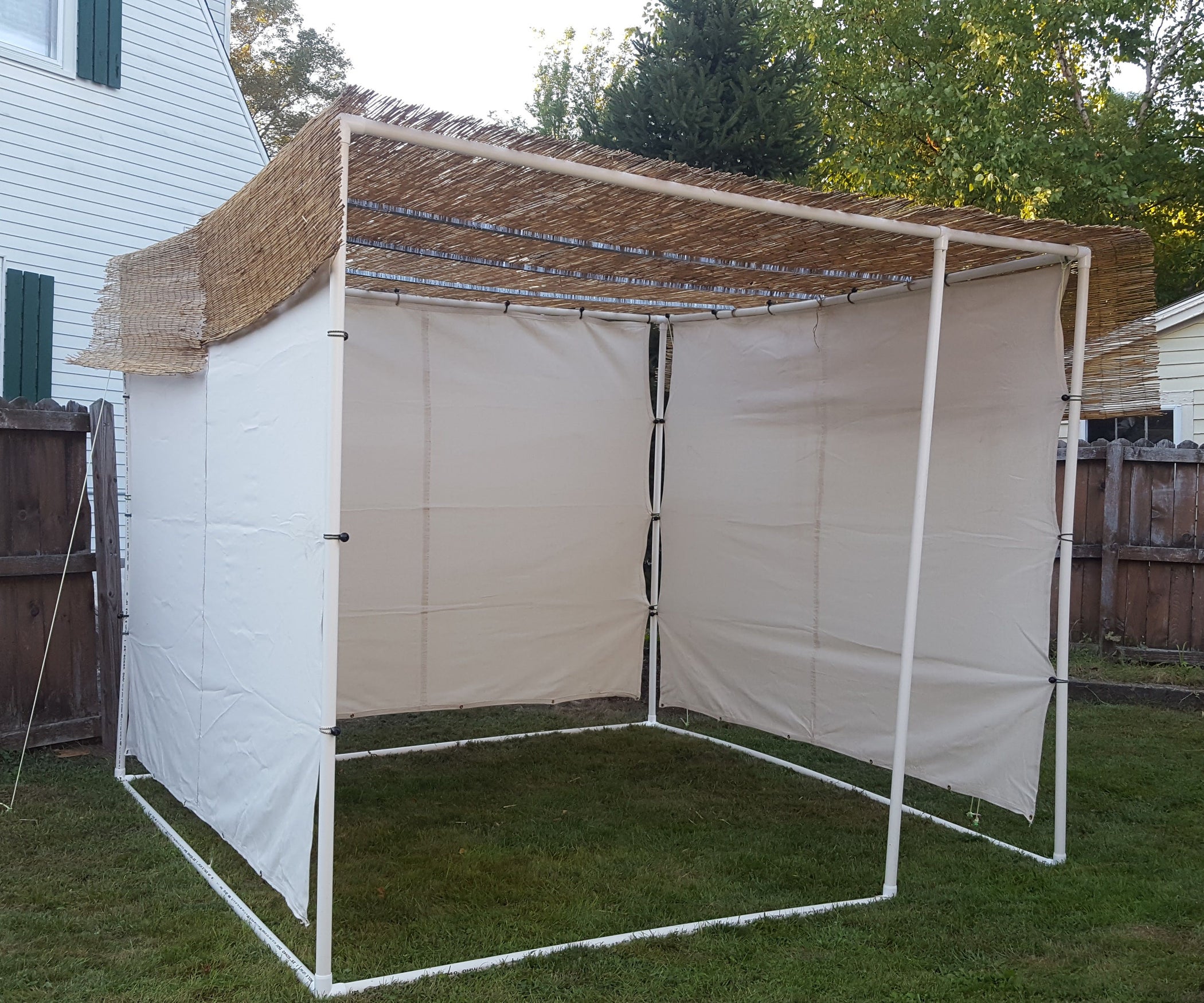 PVC Sukkah / Symbolic Wilderness Shelter 5 Steps (with Pictures