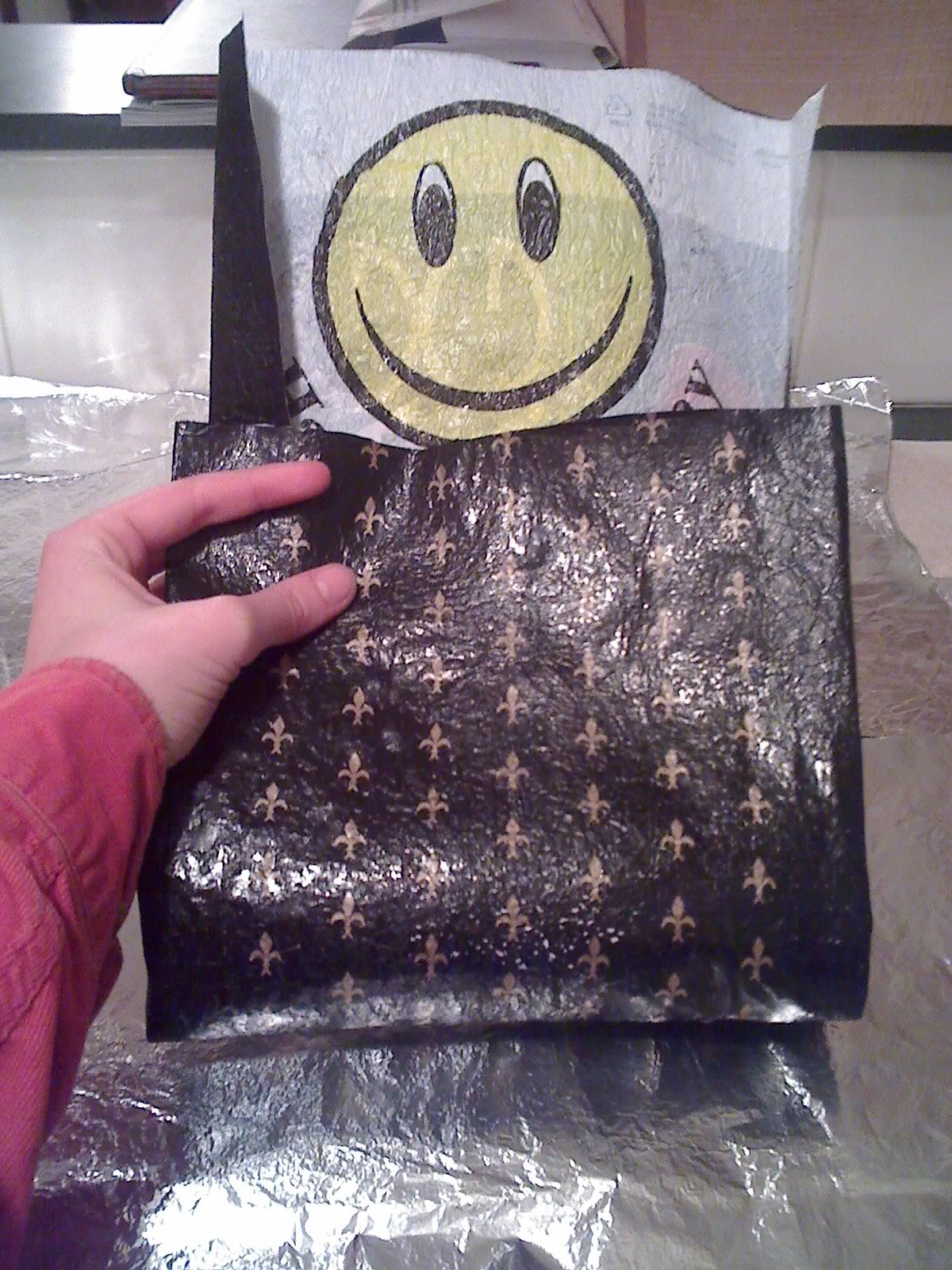 Recycled Plastic Messenger Bag or Purse 7 Steps (with Pictures