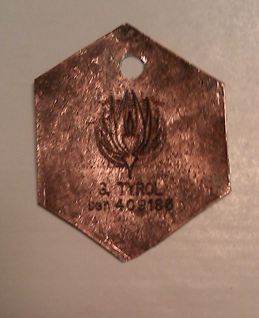 879704_7