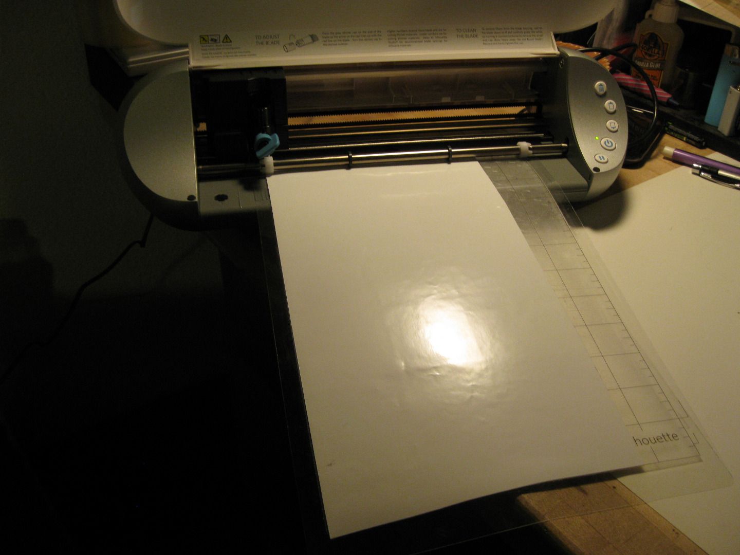 Cutting DIY Vinyl Stickers for Your Car With Scrap Vinyl and the ...