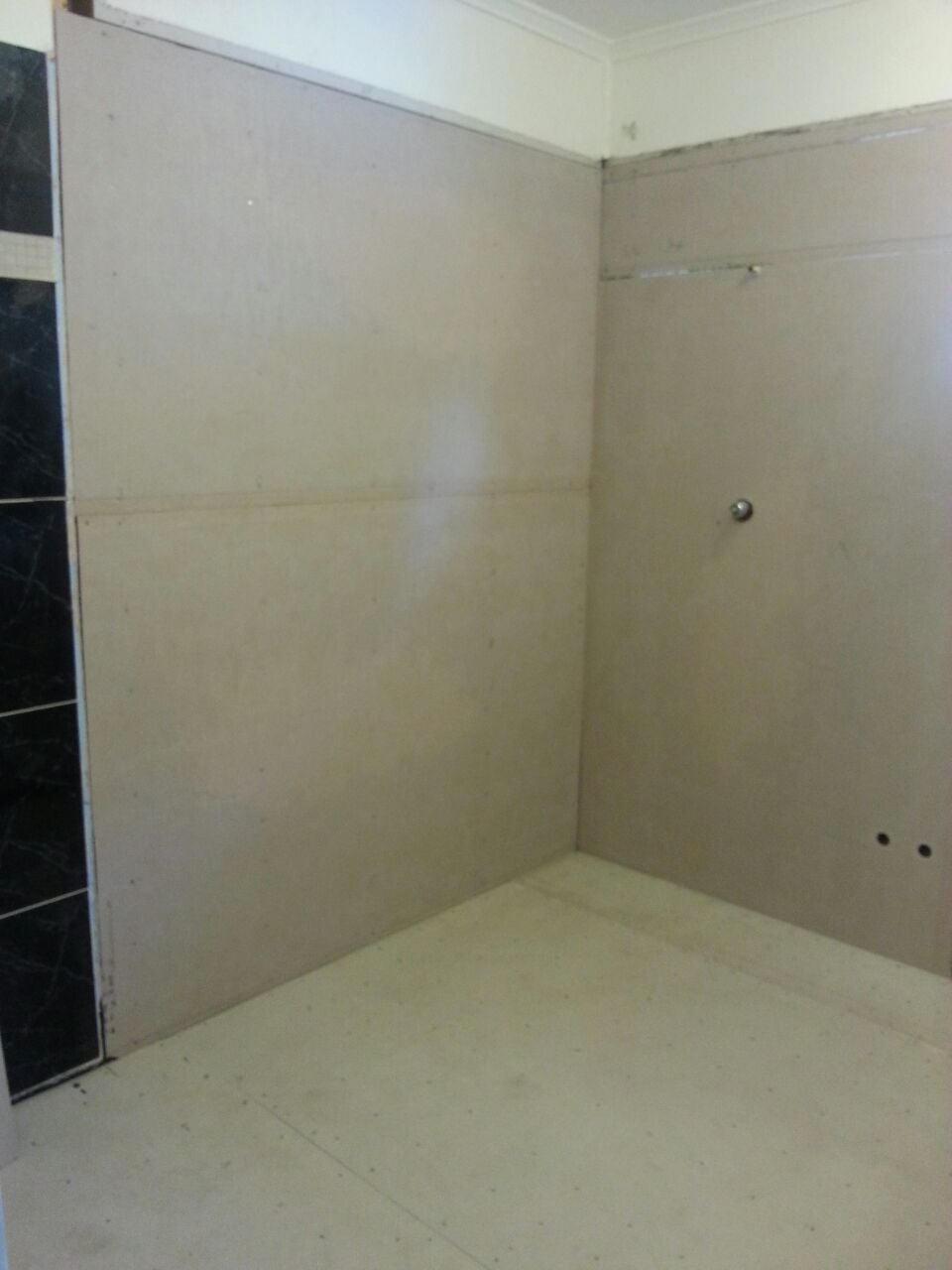 WALL AND ROOF FIXING
