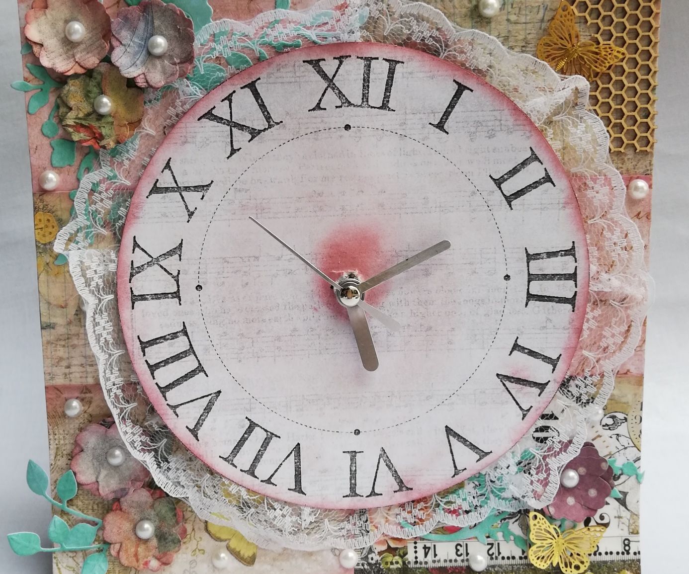 Table Clock Using Paper