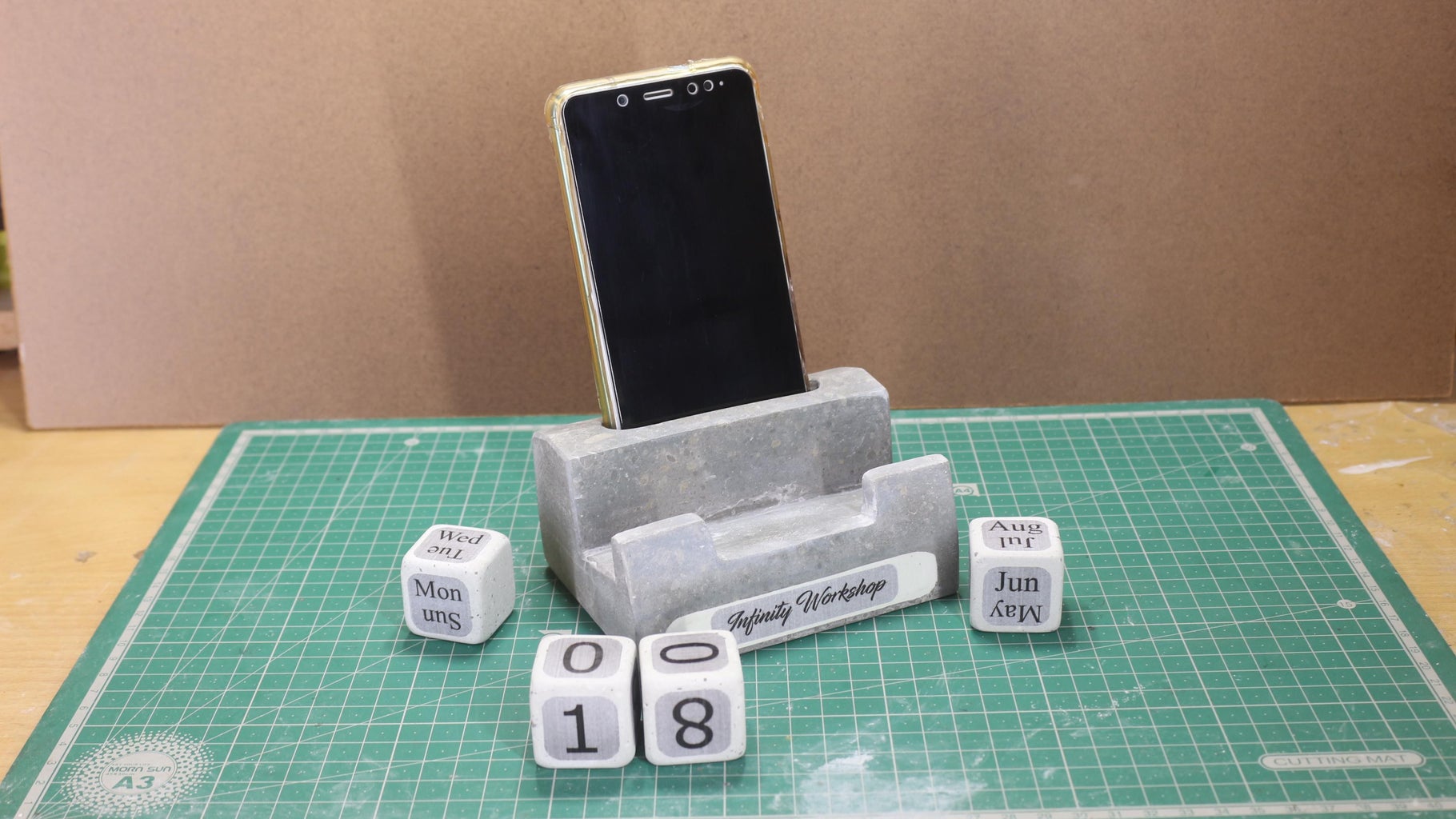 Concrete Calendar With Dedicated Phone Stand 8 Steps (with Pictures