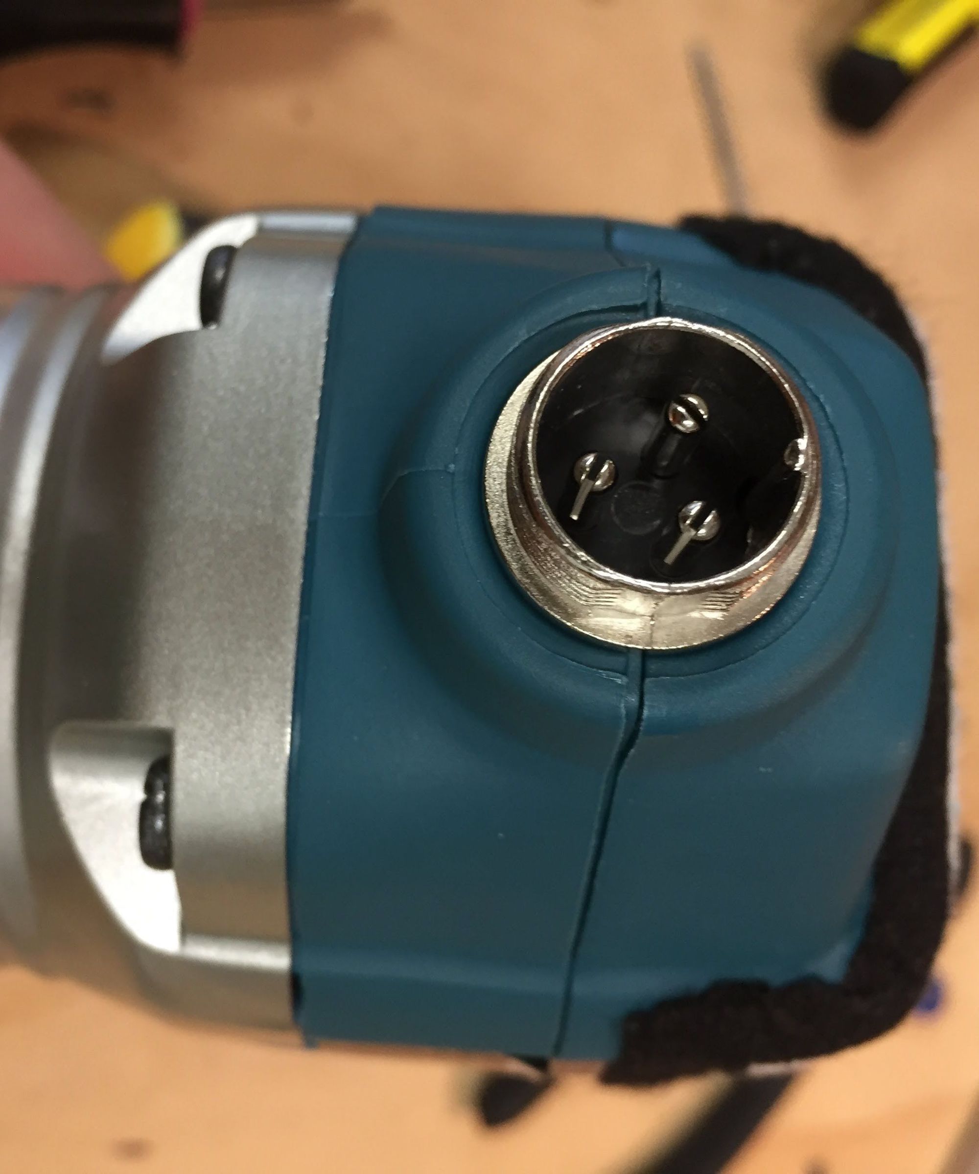 Makita RT0700C Detachable Cable Mod