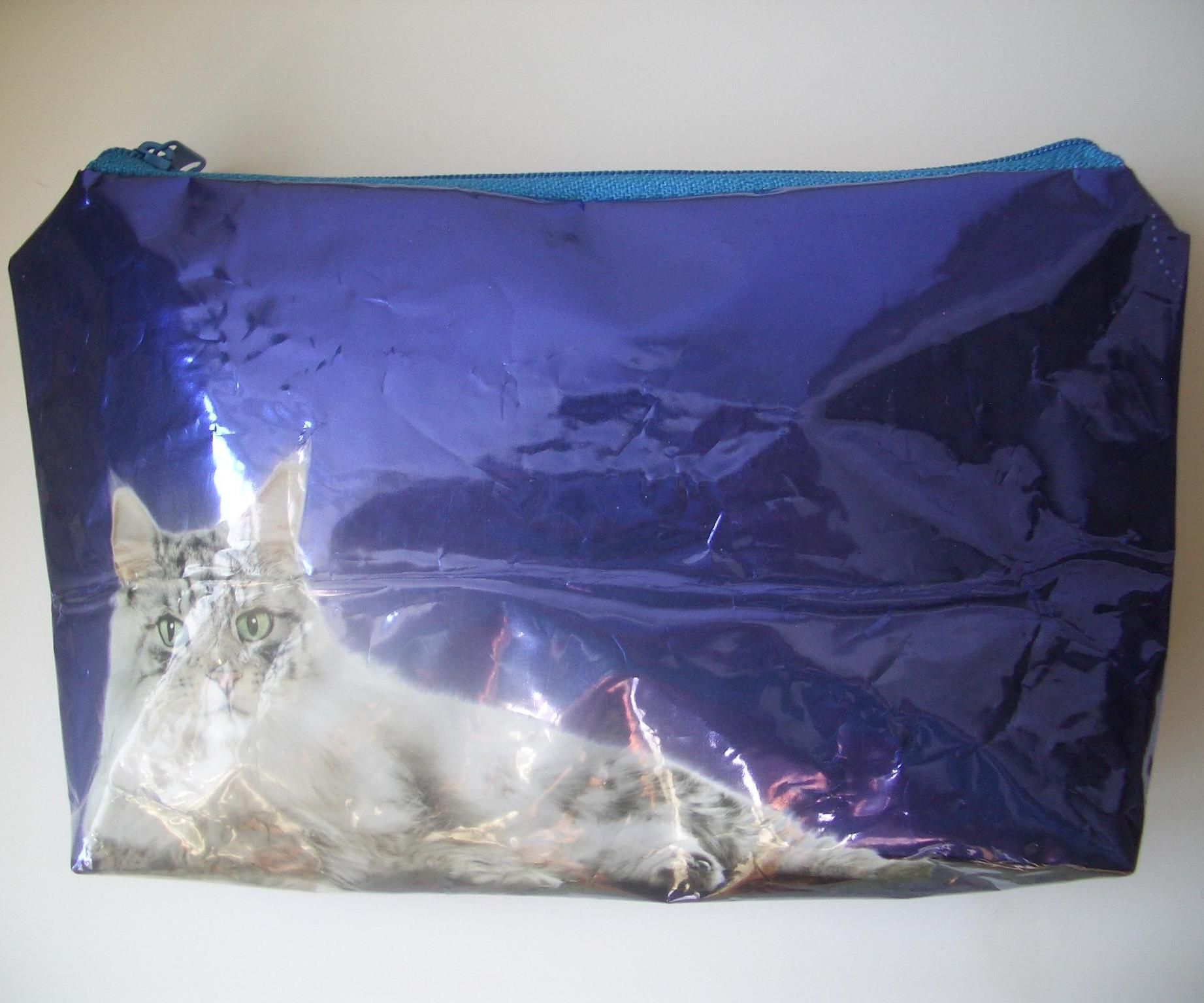 Make-up Purse From a Petfood Bag