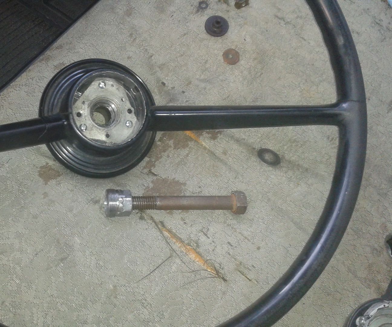 J-5290 Steering wheel puller from a propane tank