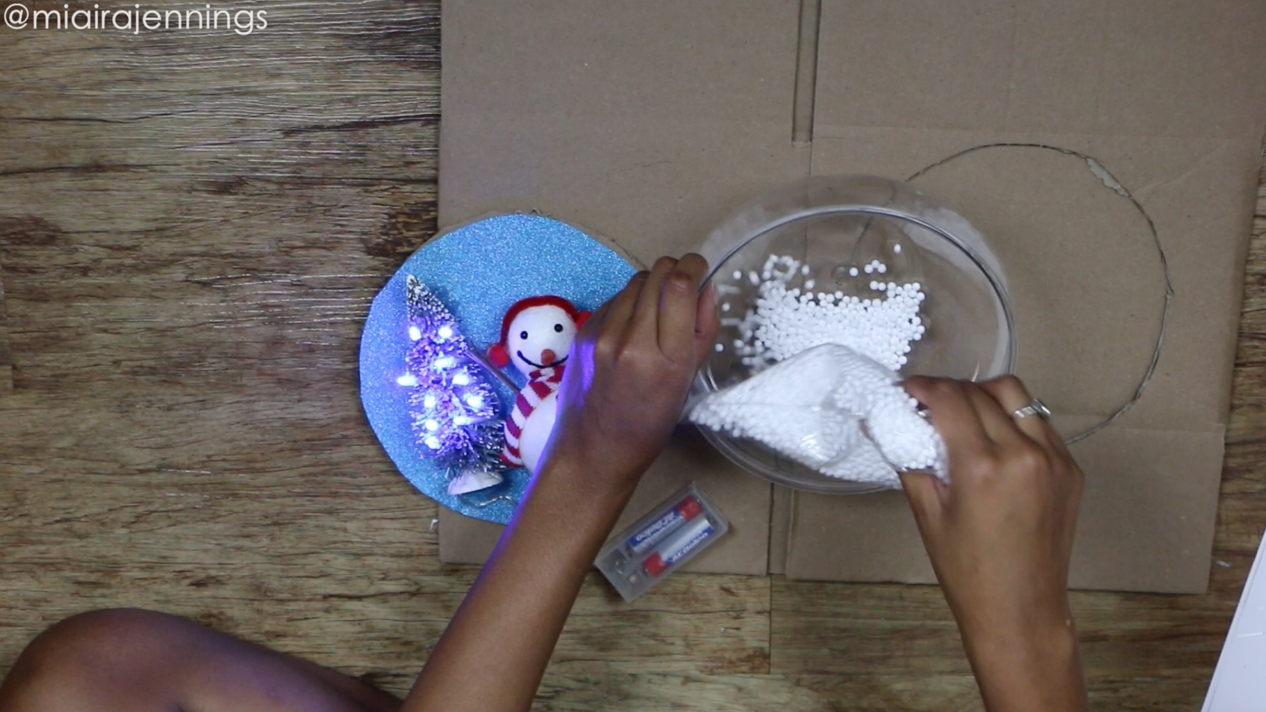 Snow 2025 globe sweater