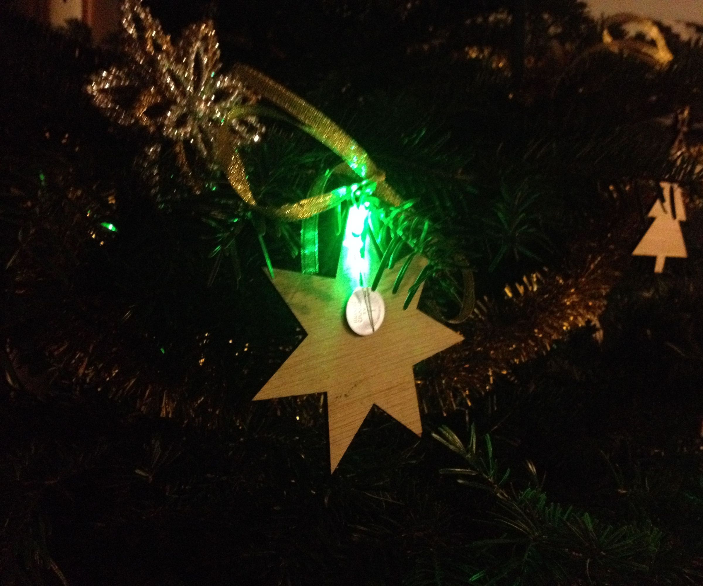 LED Throwie Christmas Tree Decorations (No Soldering!)