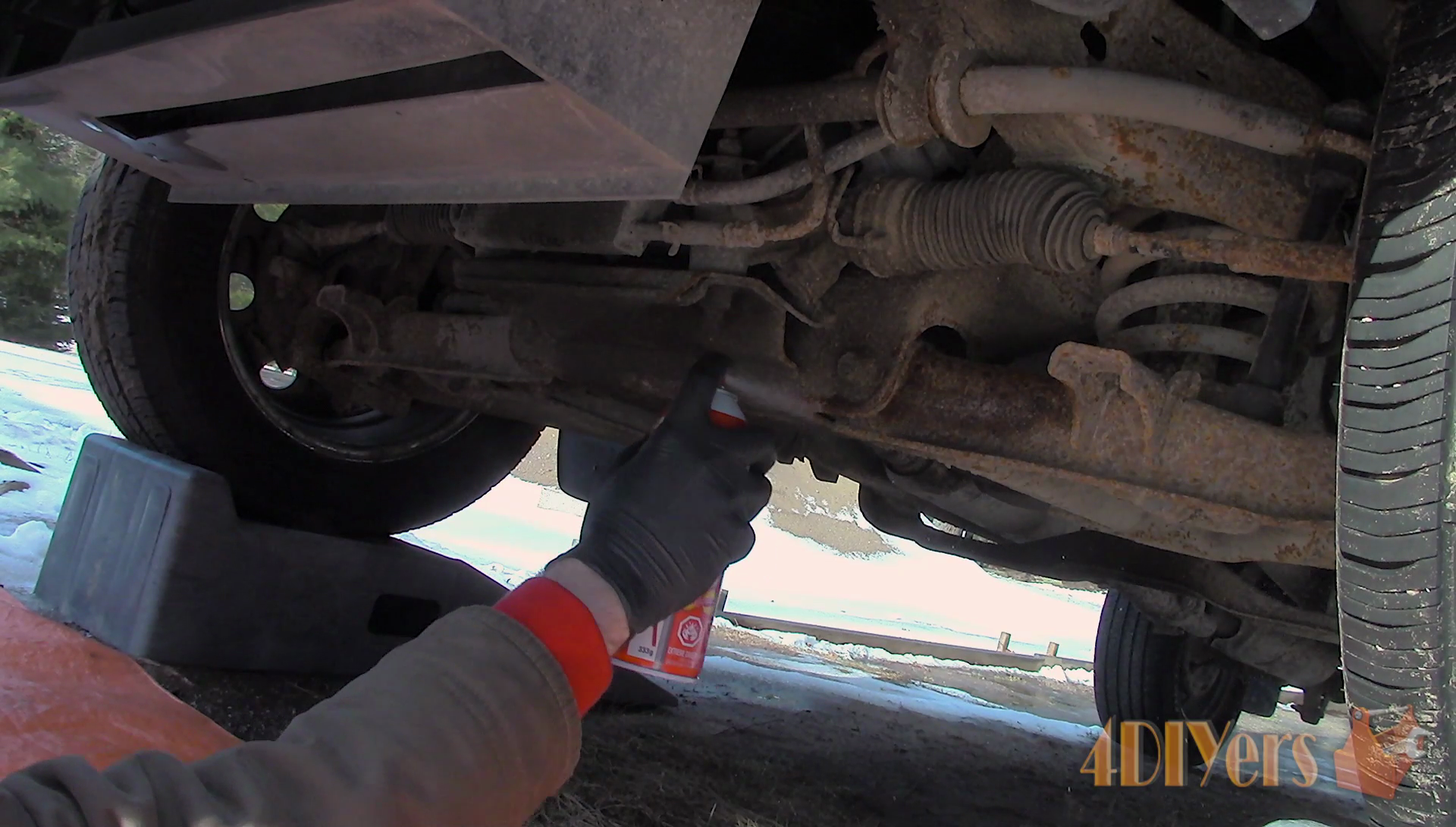 How to Oil Spray Your Vehicle at Home 4 Steps (with Pictures