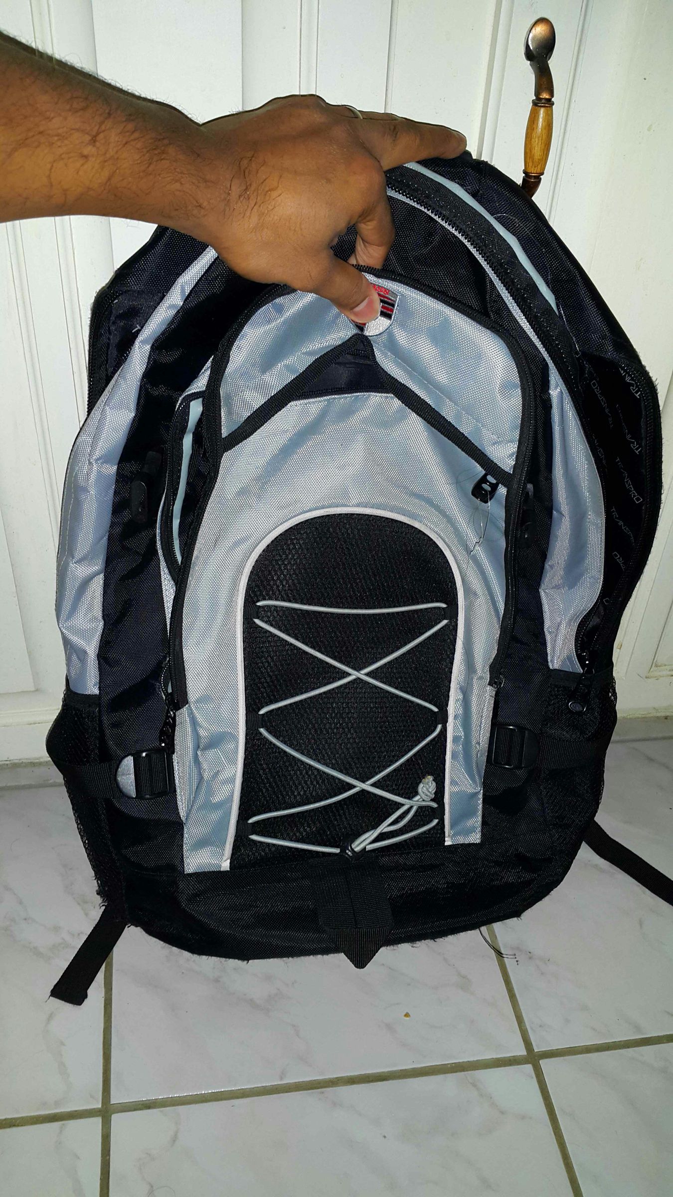 Fixing a Travel Bag. 
