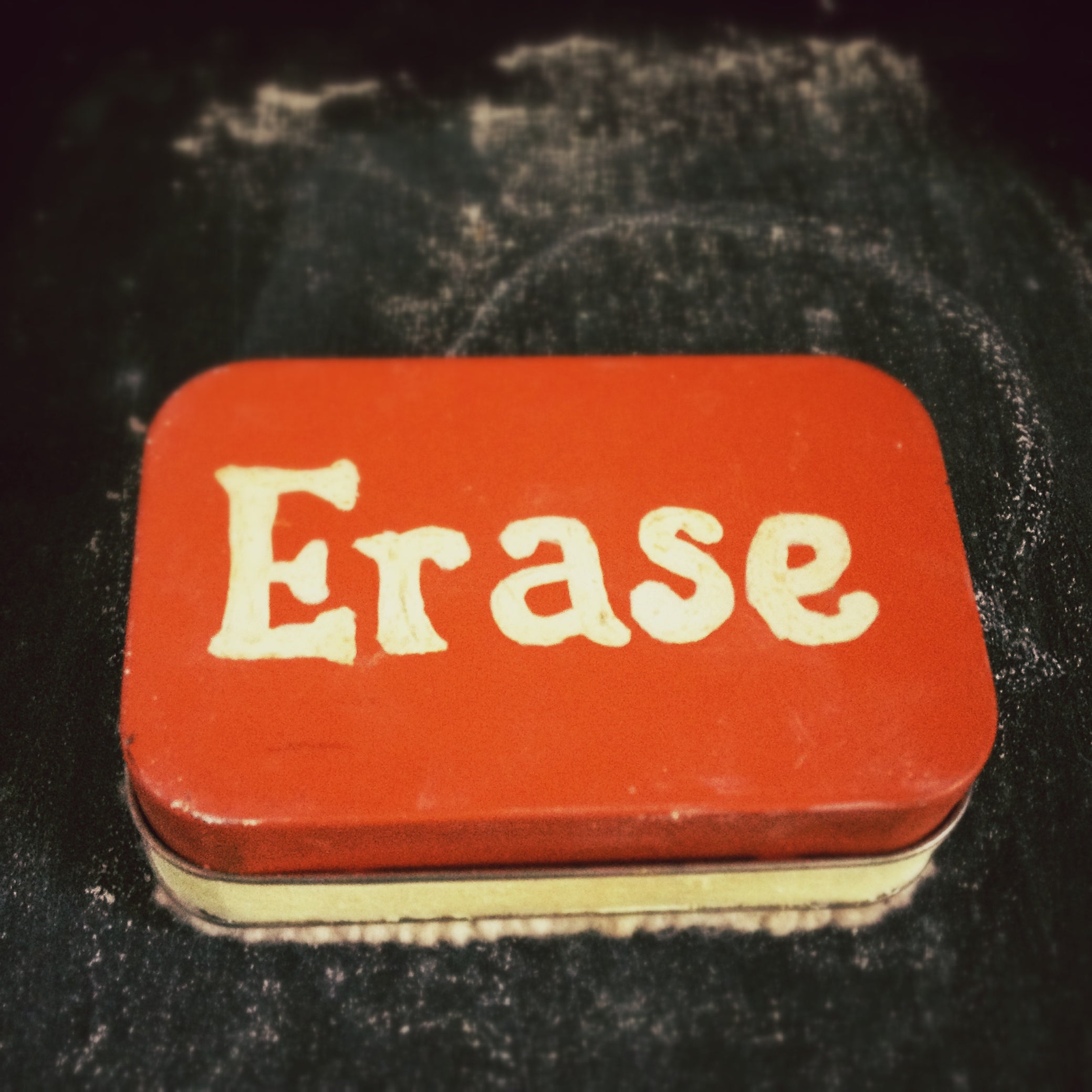 Mini Chalkboard Eraser (With Hidden Chalk Storage) 5 Steps (with