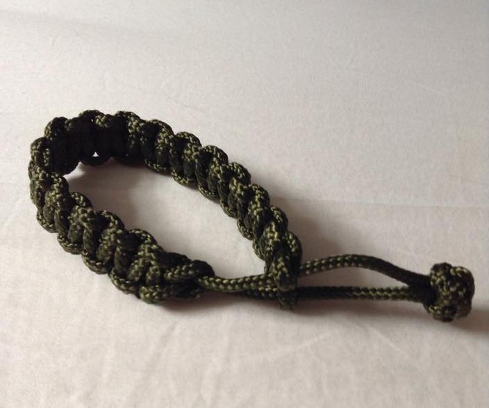 Paracord Bracelet Without Buckles! 10 Steps (with Pictures