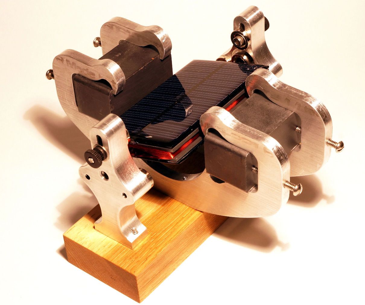 Solar Commutated (Mendocino) Motor