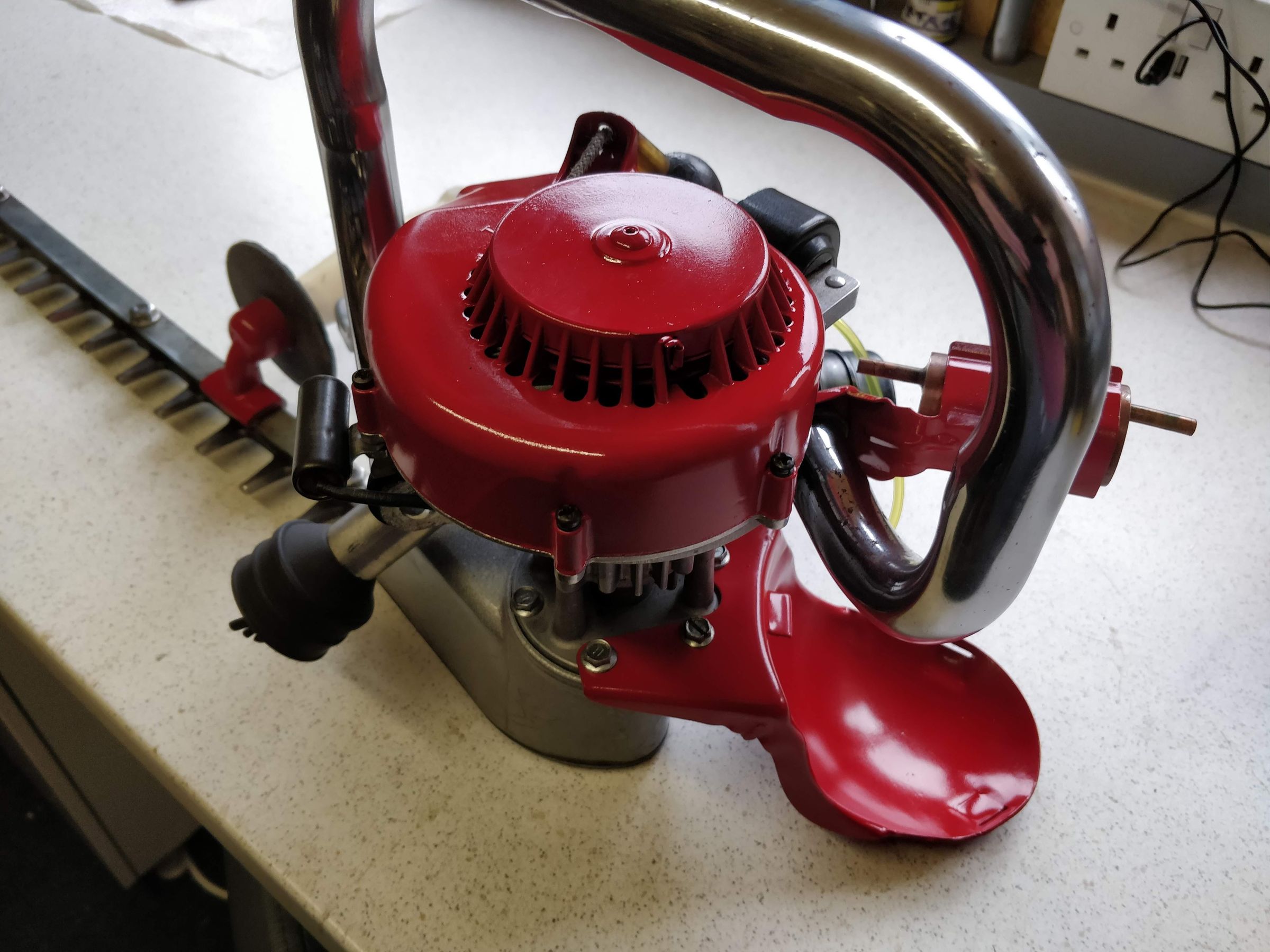 Ohlsson and Rice Little Wonder Hedge Trimmer 4 Steps Instructables