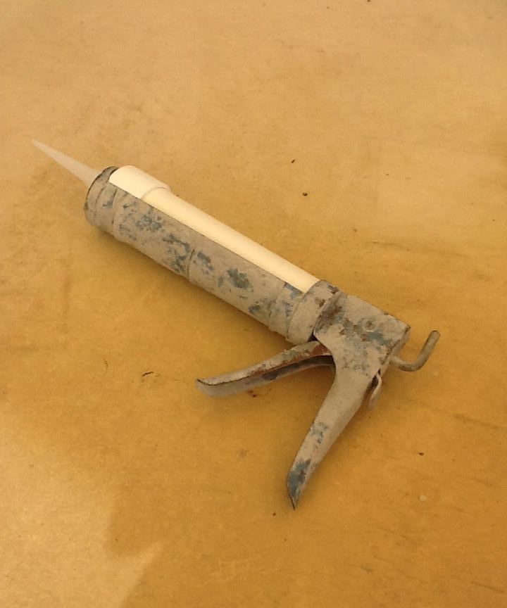 Tool to repoint brick work.