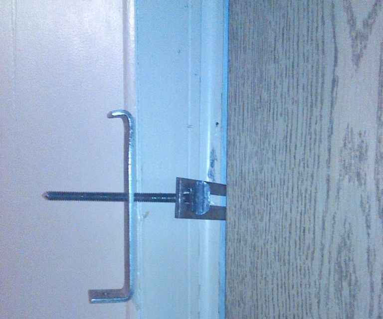 How to Make a Door Lock to Keep Pest/toddlers Out of a Room