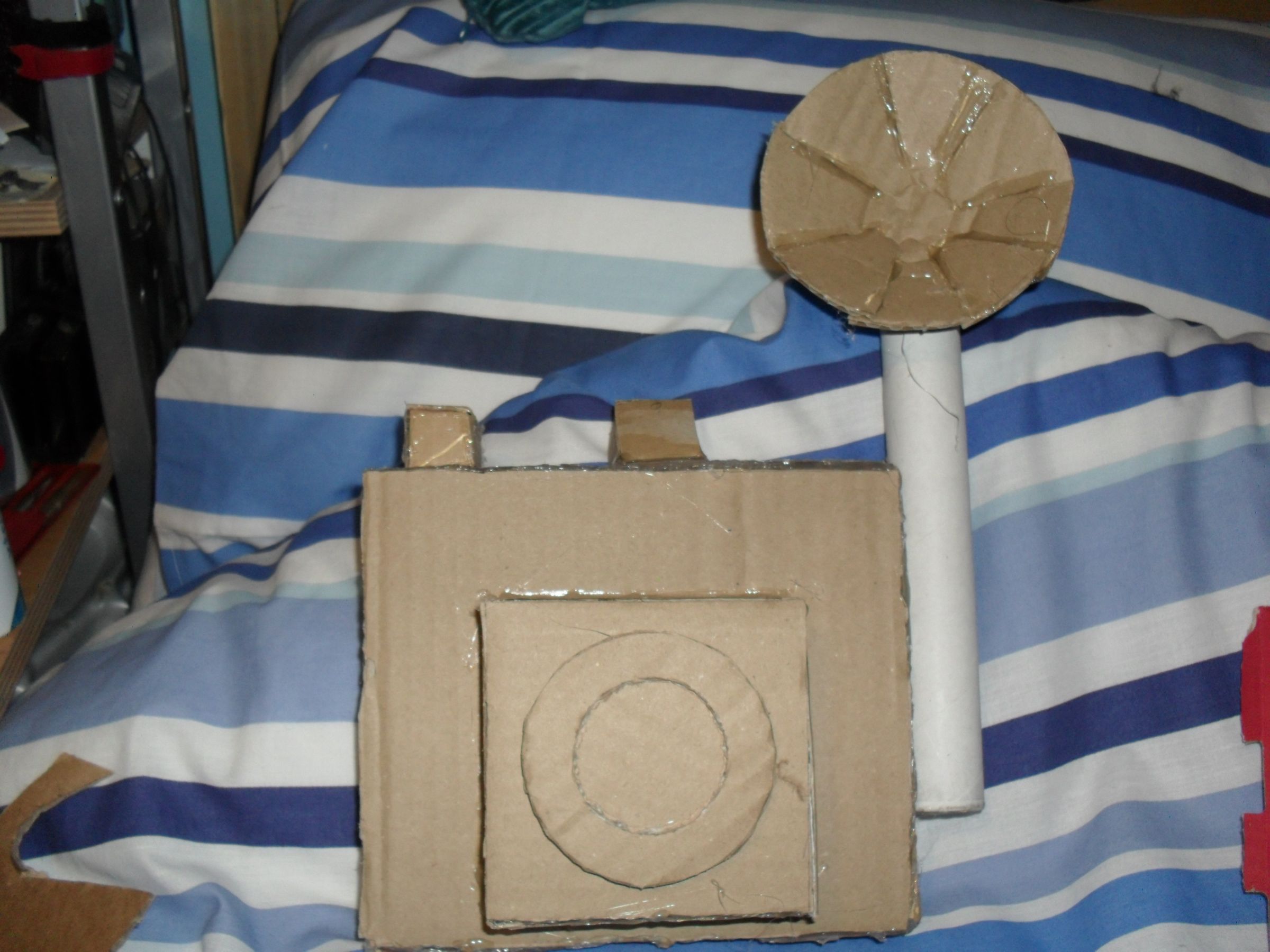 Cardboard Props: How to make a 1950's type Press Camera