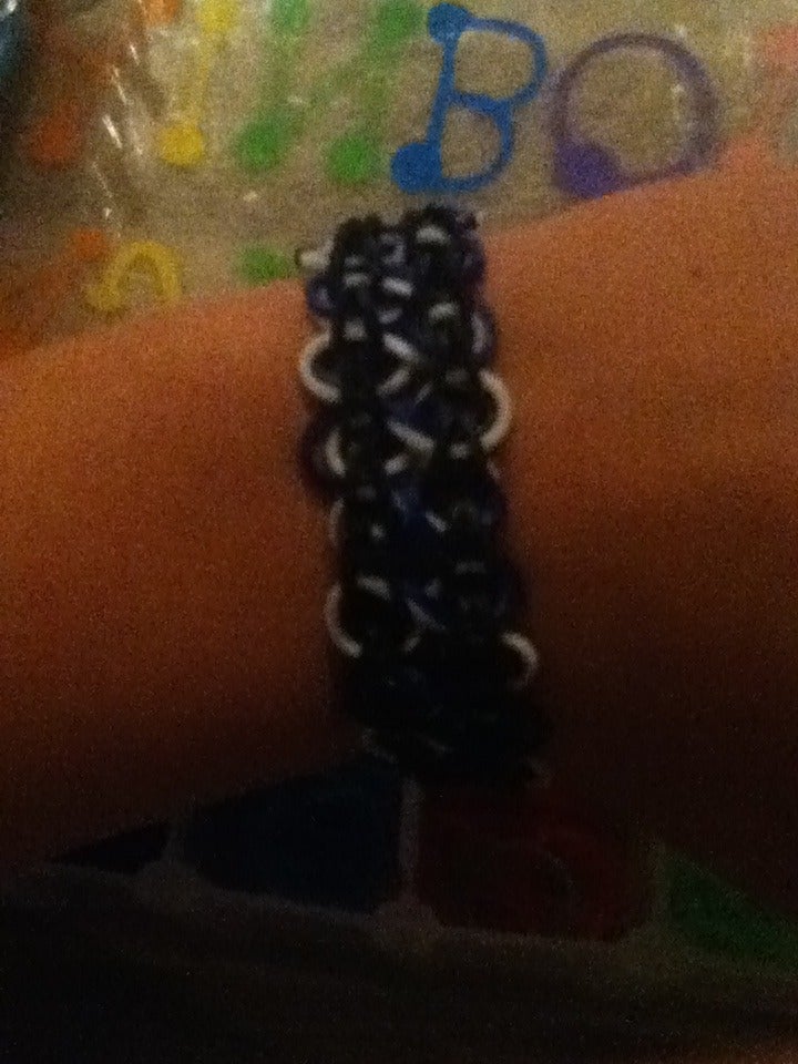 Taffy Twist or Infinity Bracelet on Rainbow Loom 7 Steps Instructables