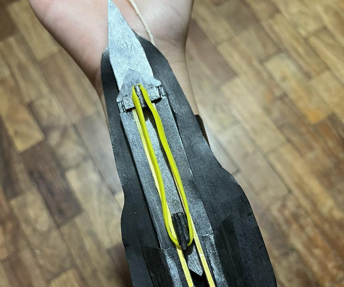 DIY Retractable Assassin's Creed IV Hidden Blade